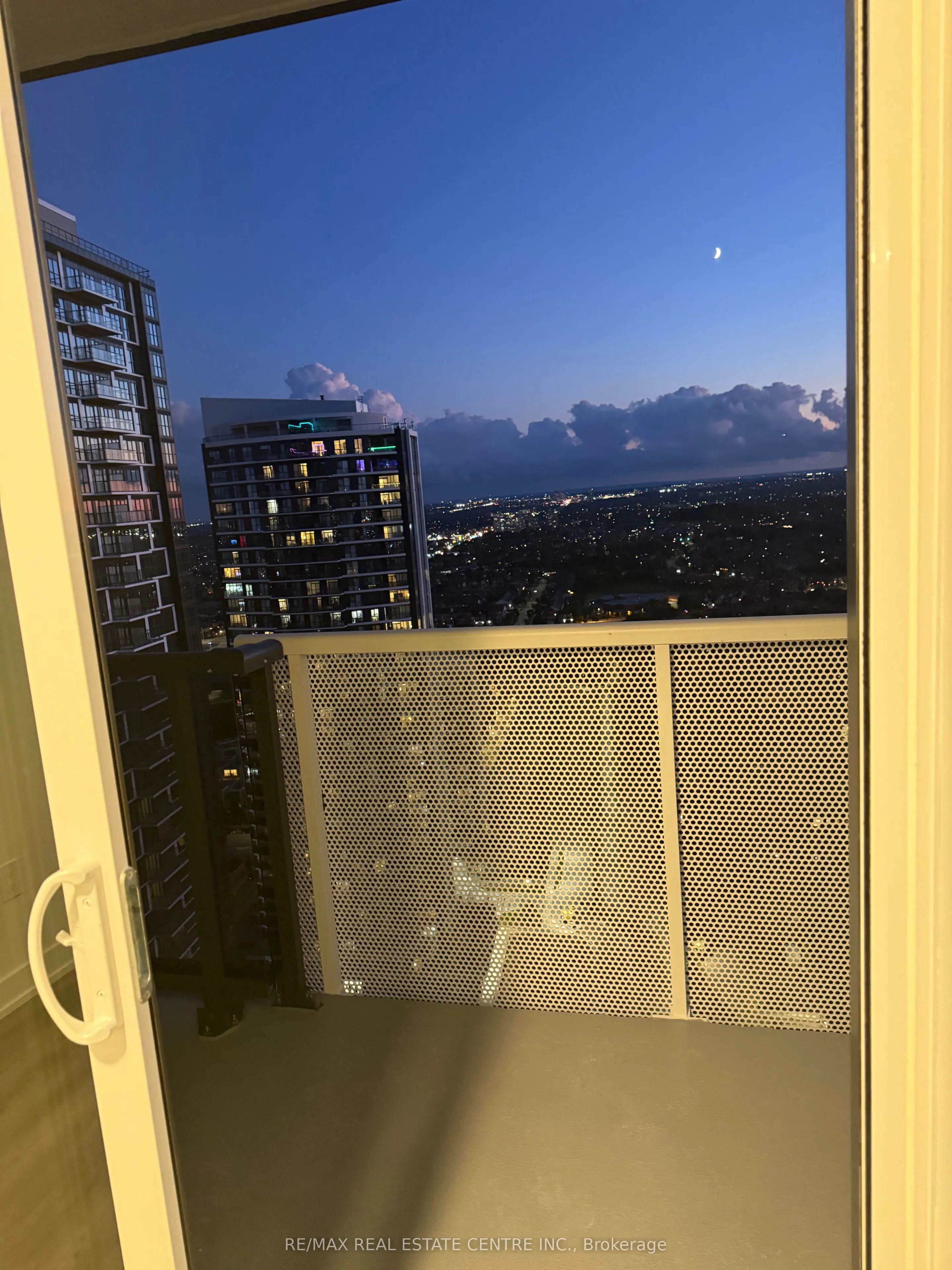 5081 Hurontario Street, #3107