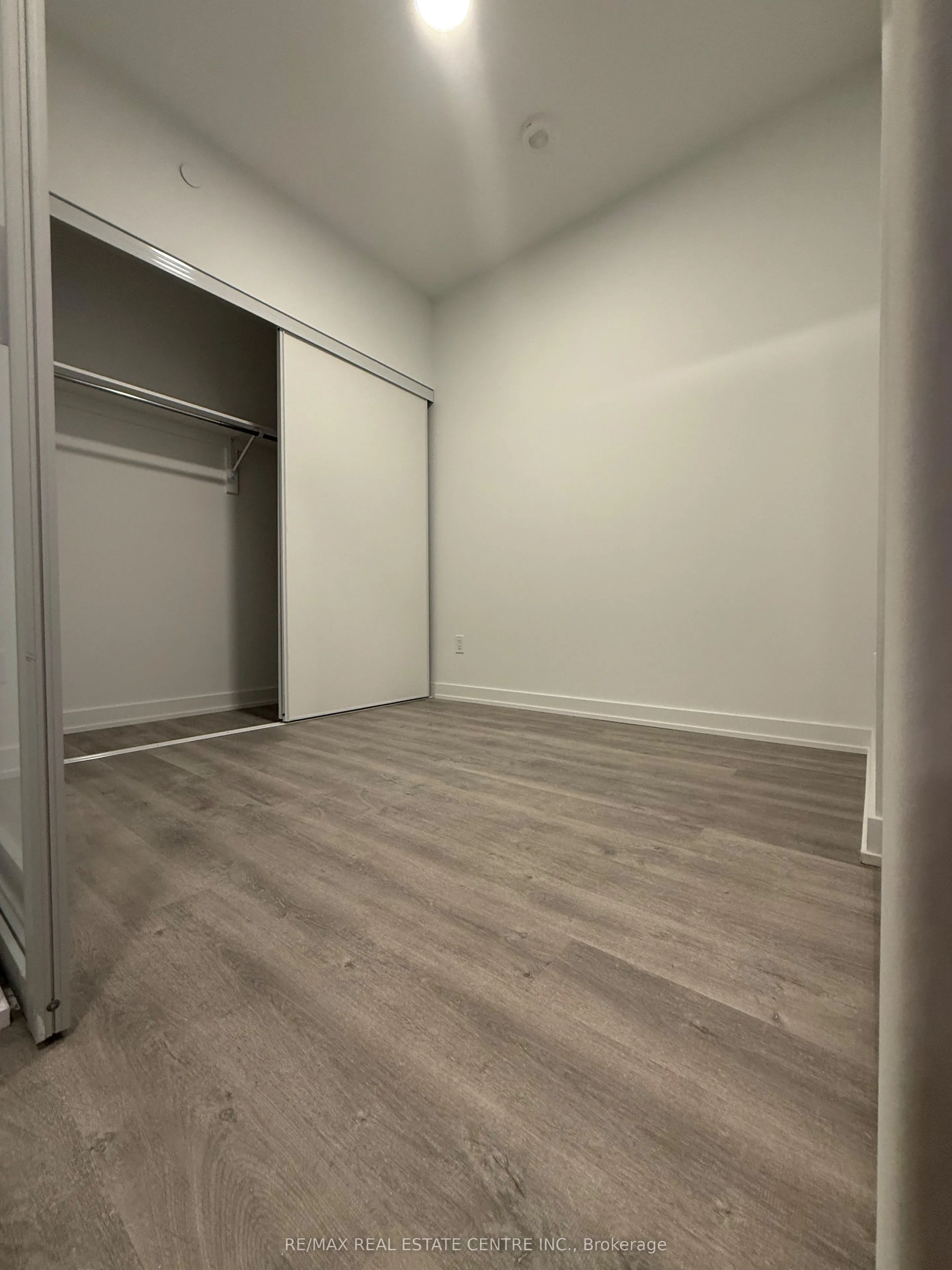 5081 Hurontario Street, #3107