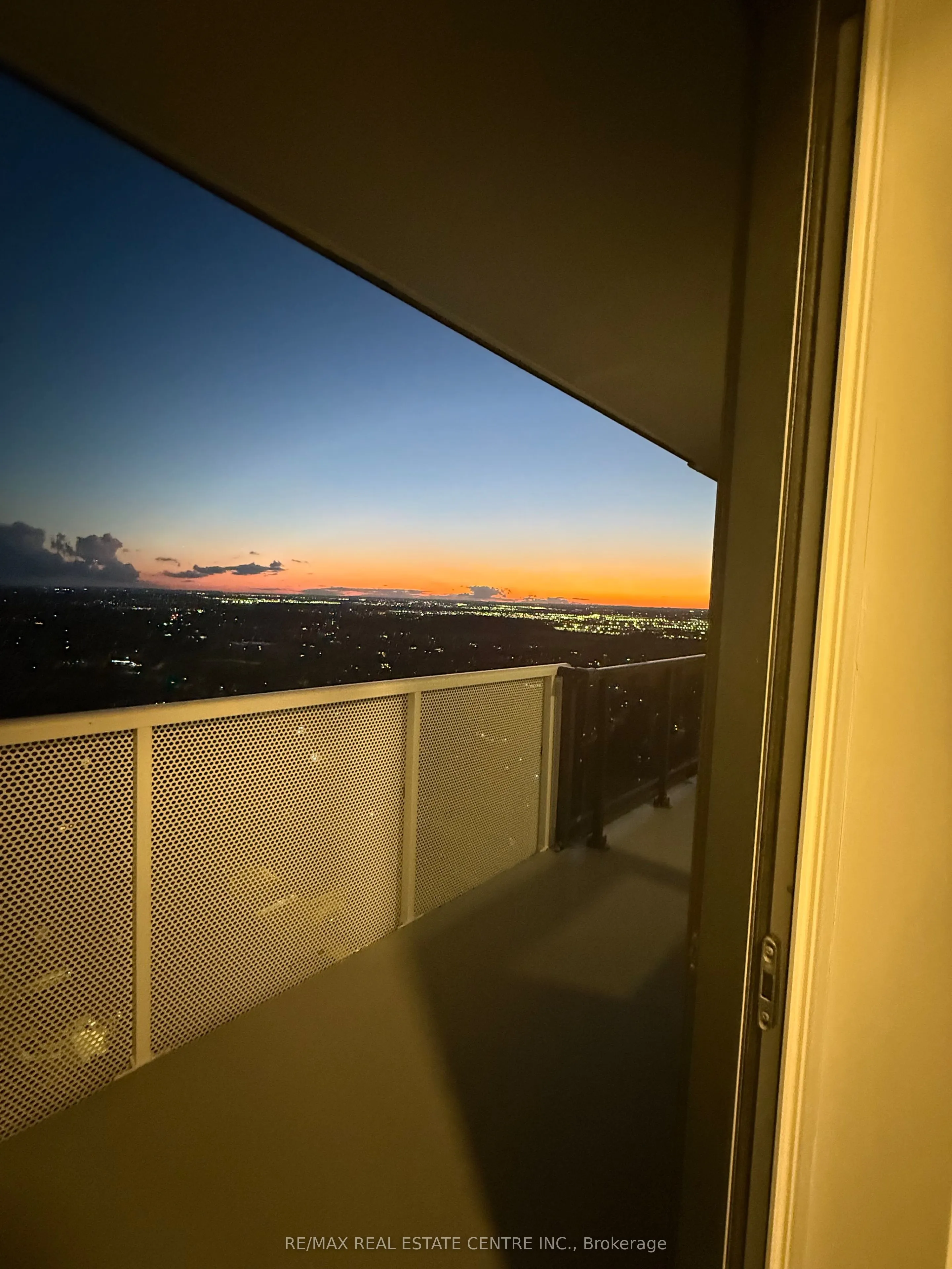 5081 Hurontario Street, #3107