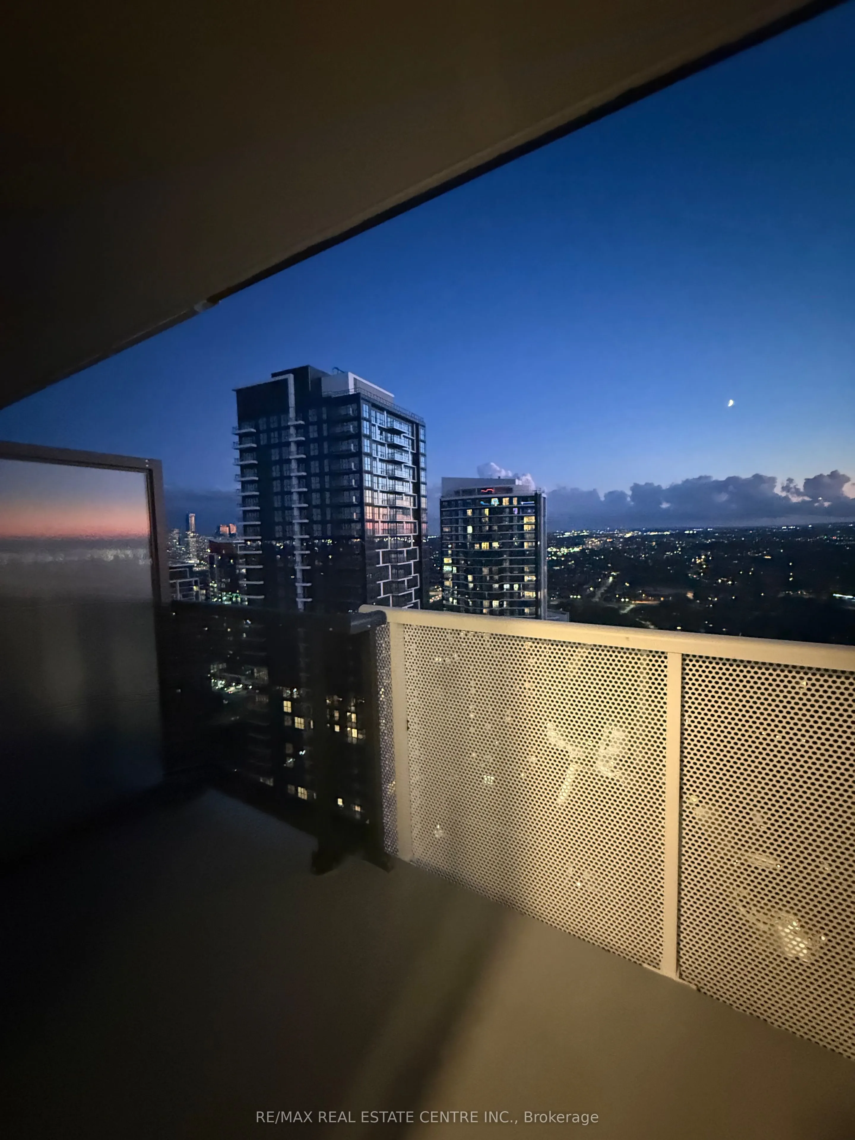 5081 Hurontario Street, #3107