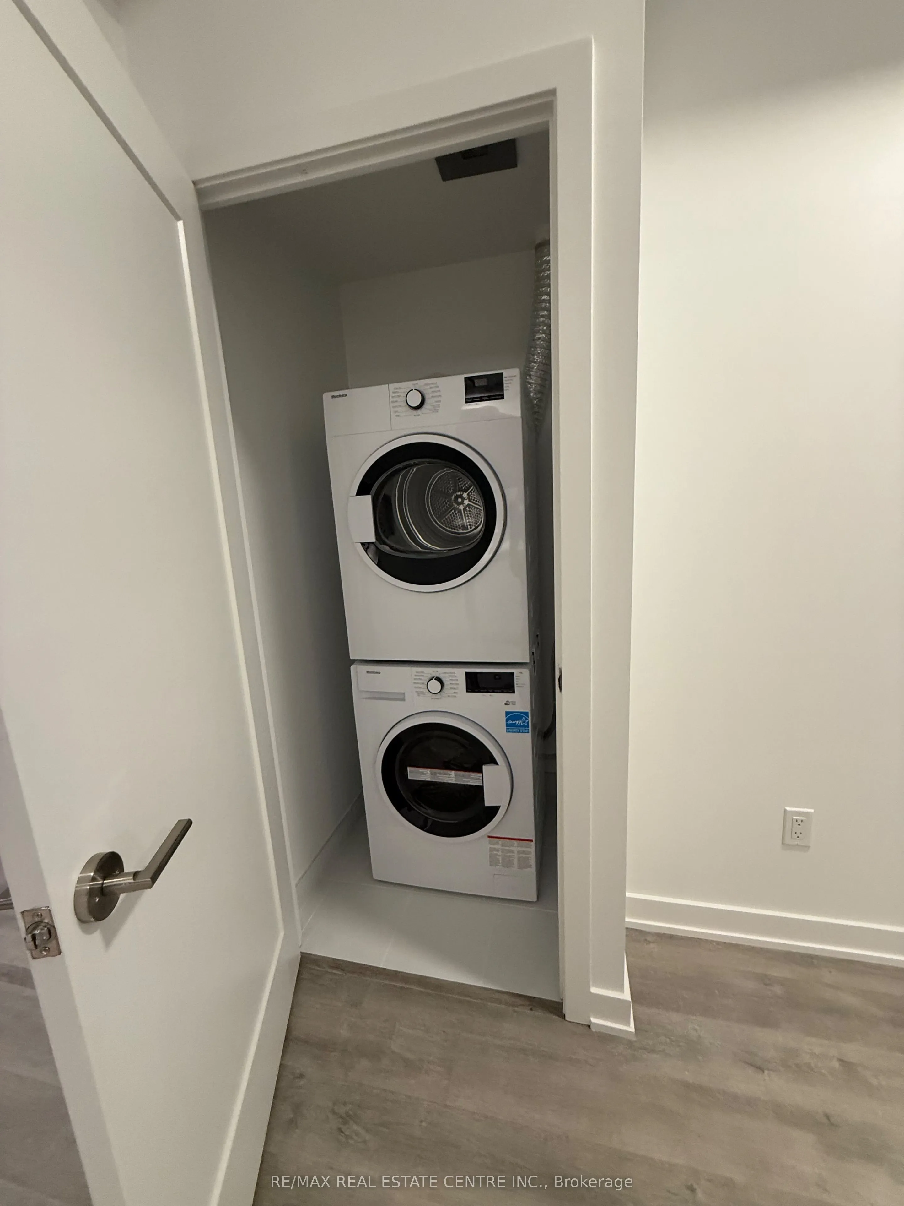 5081 Hurontario Street, #3107