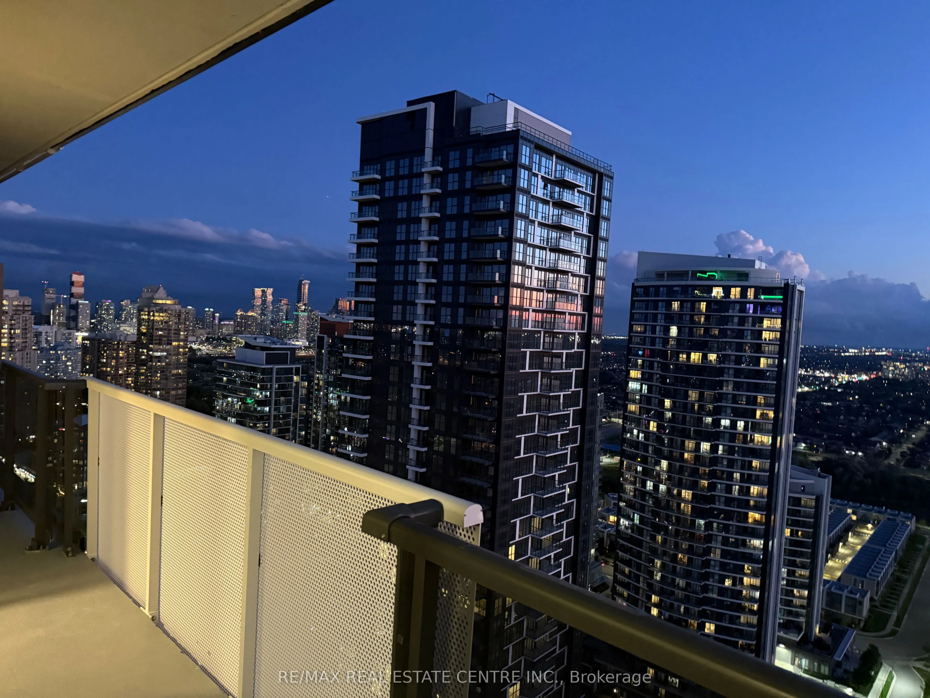 5081 Hurontario Street, #3107