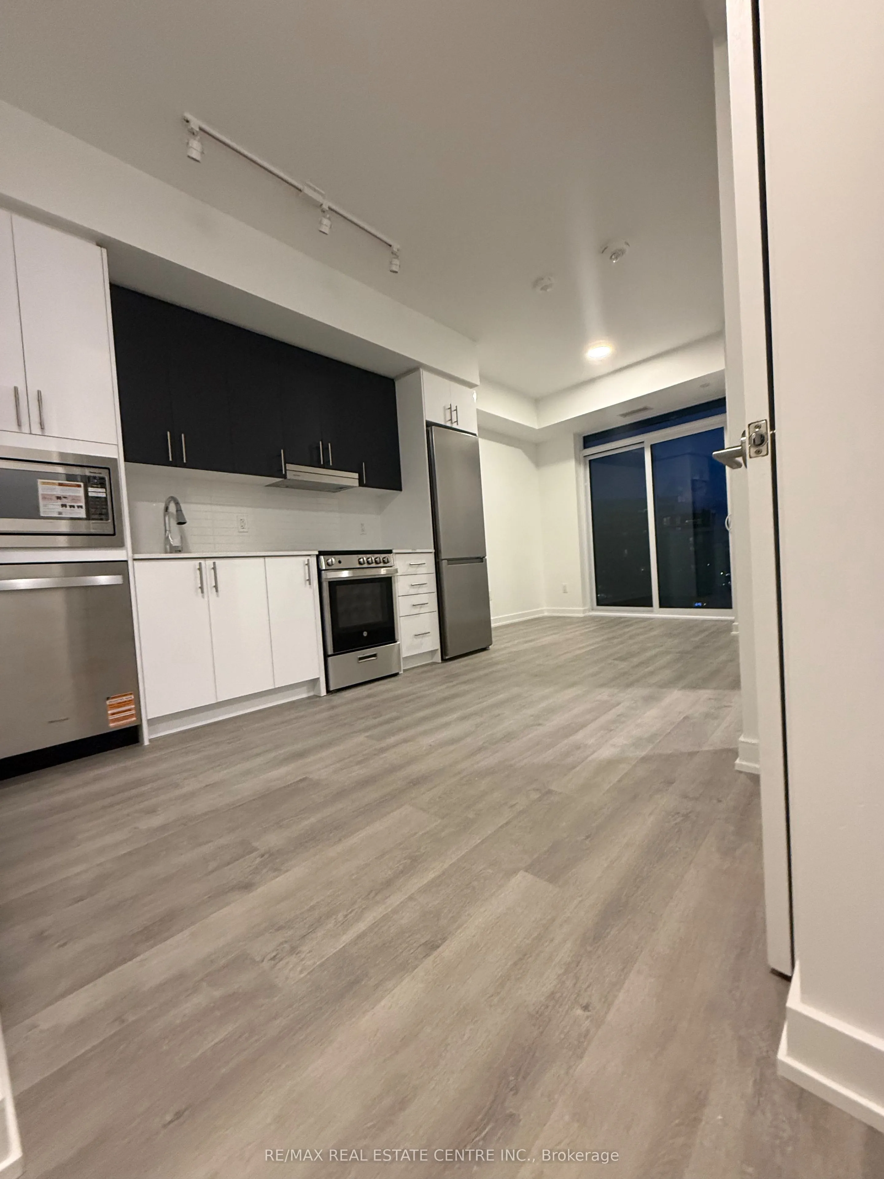 5081 Hurontario Street, #3107