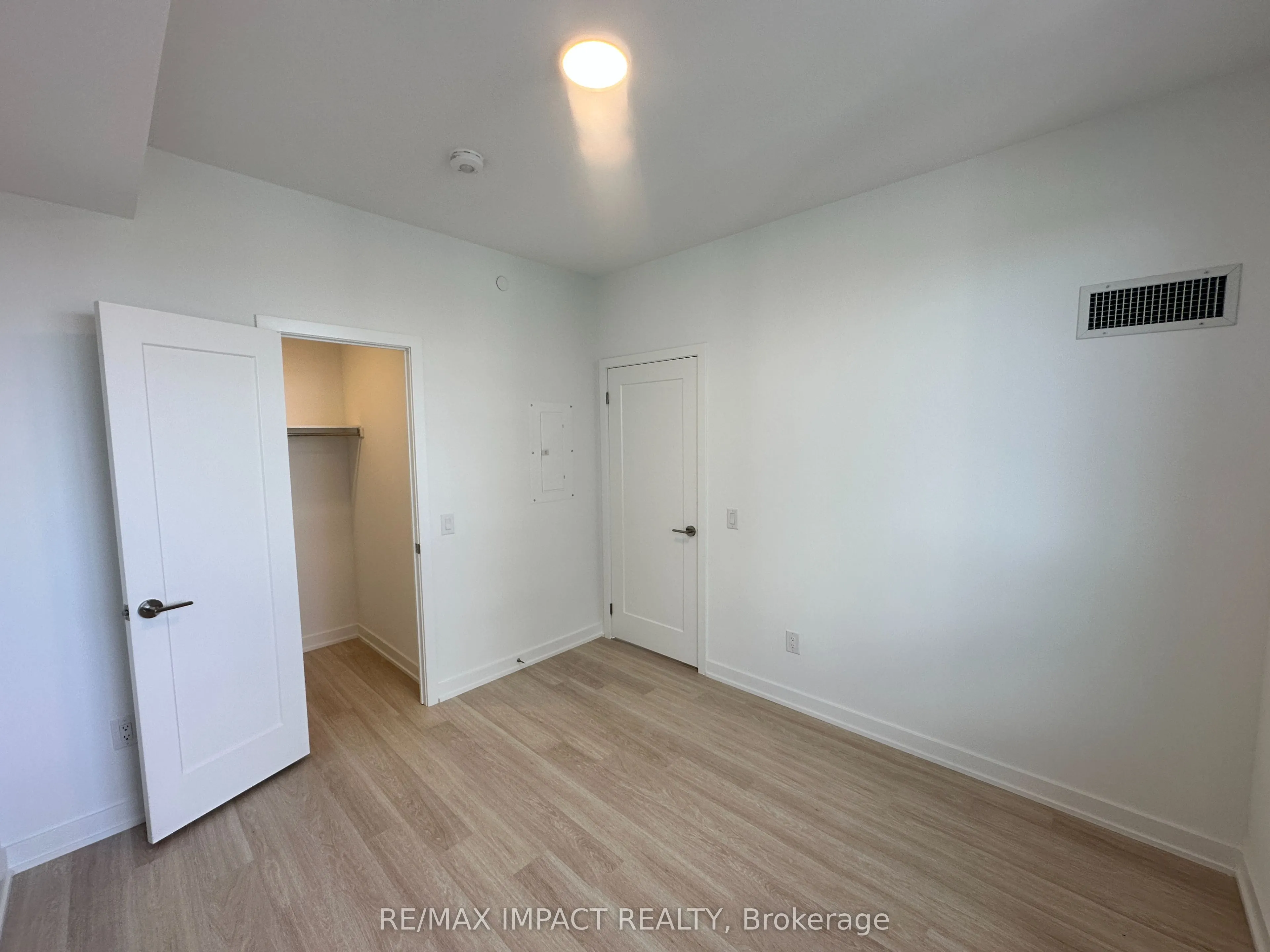 5105 Hurontario Street, #2810