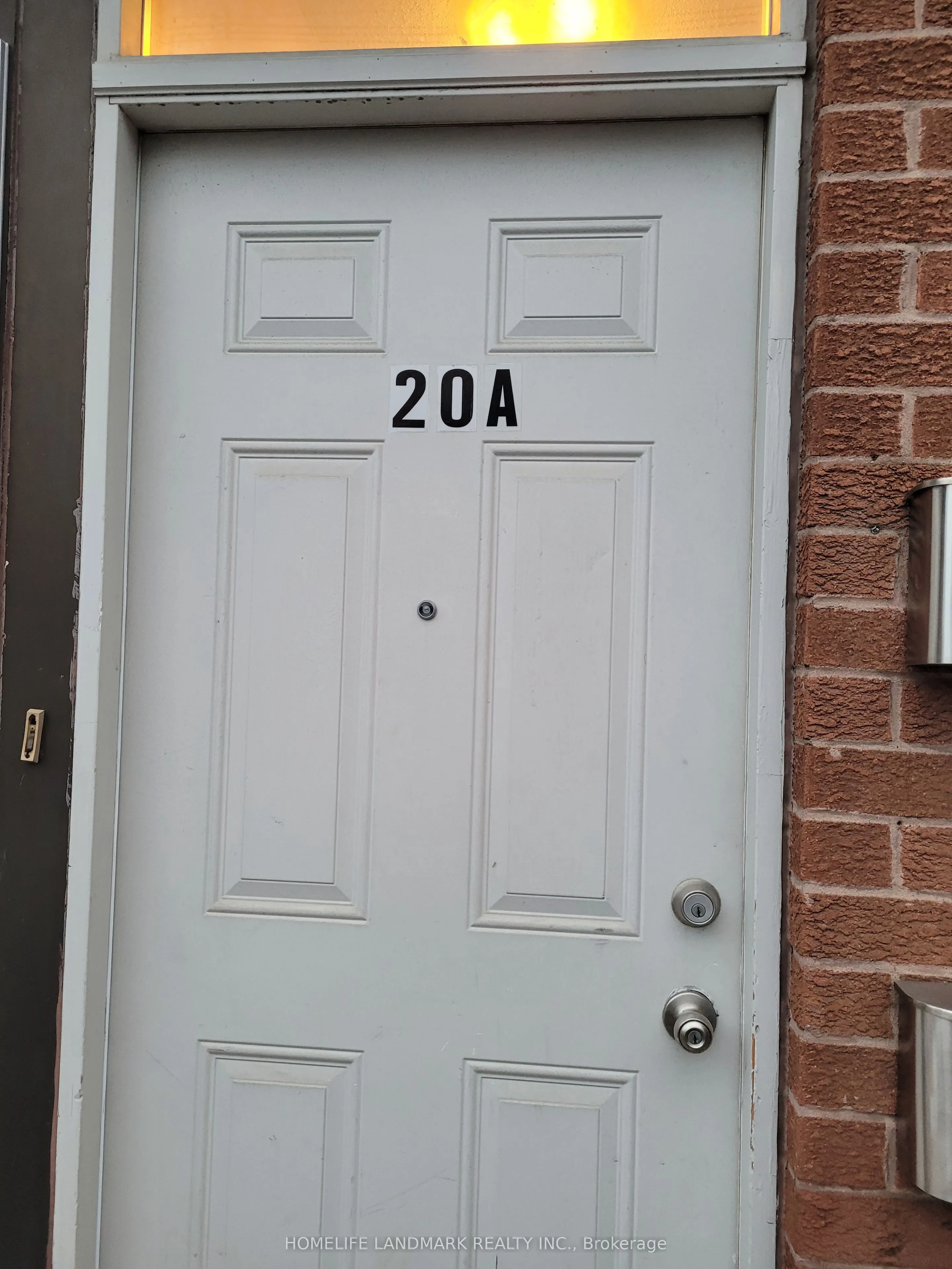 20 Roncesvalles Avenue, #2