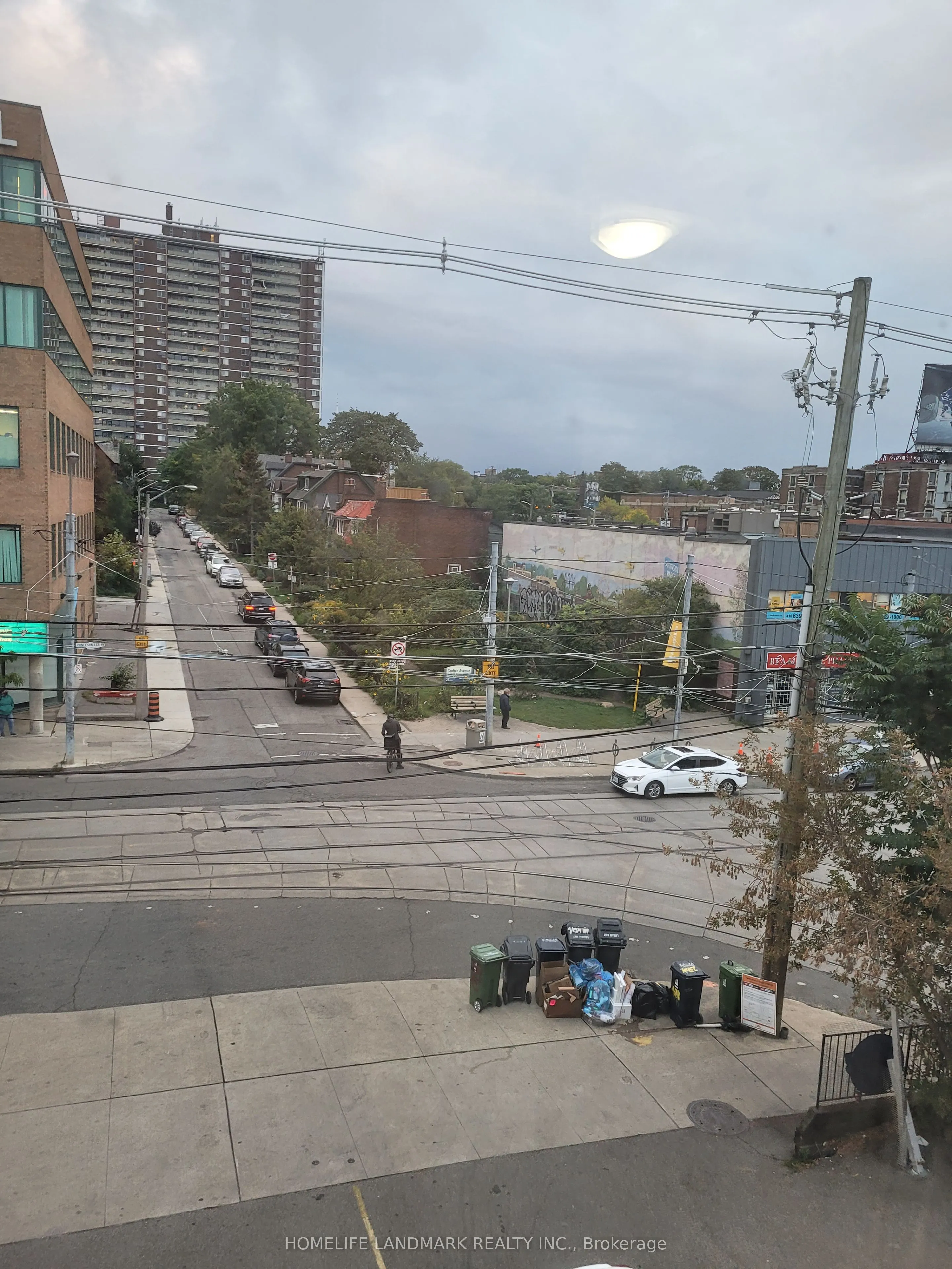 20 Roncesvalles Avenue, #2