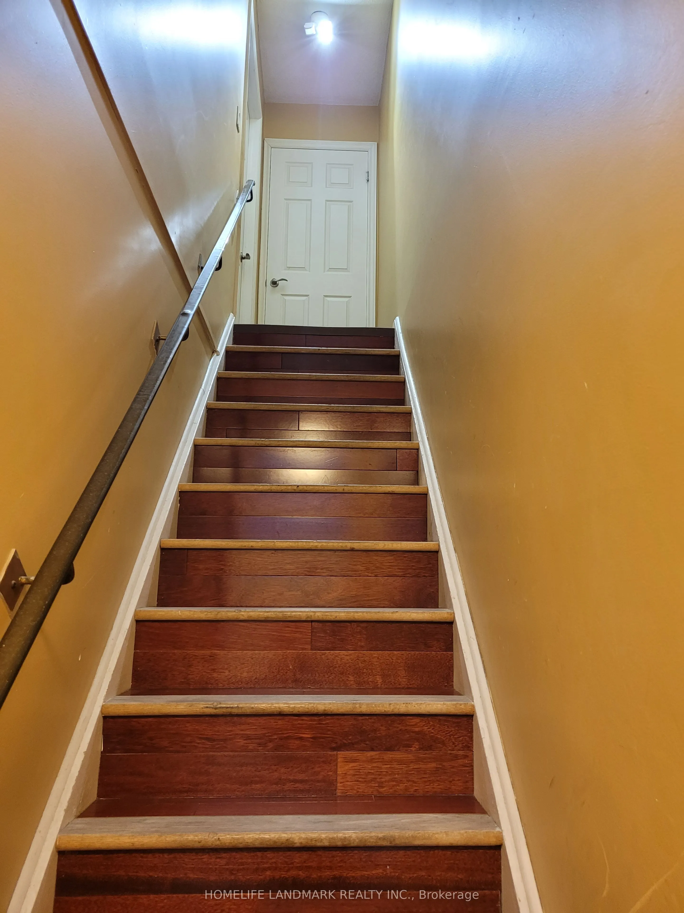 20 Roncesvalles Avenue, #2