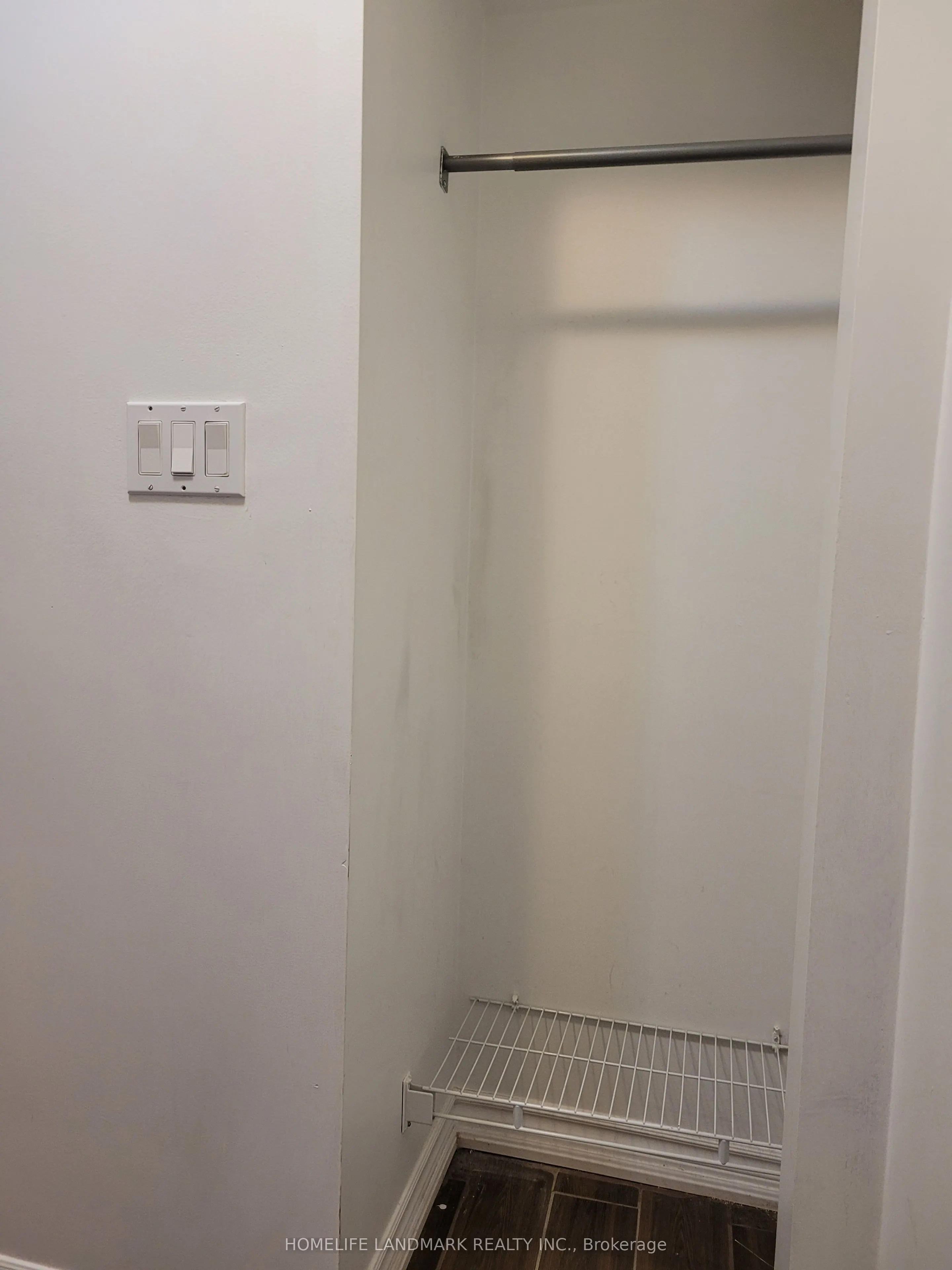 20 Roncesvalles Avenue, #2
