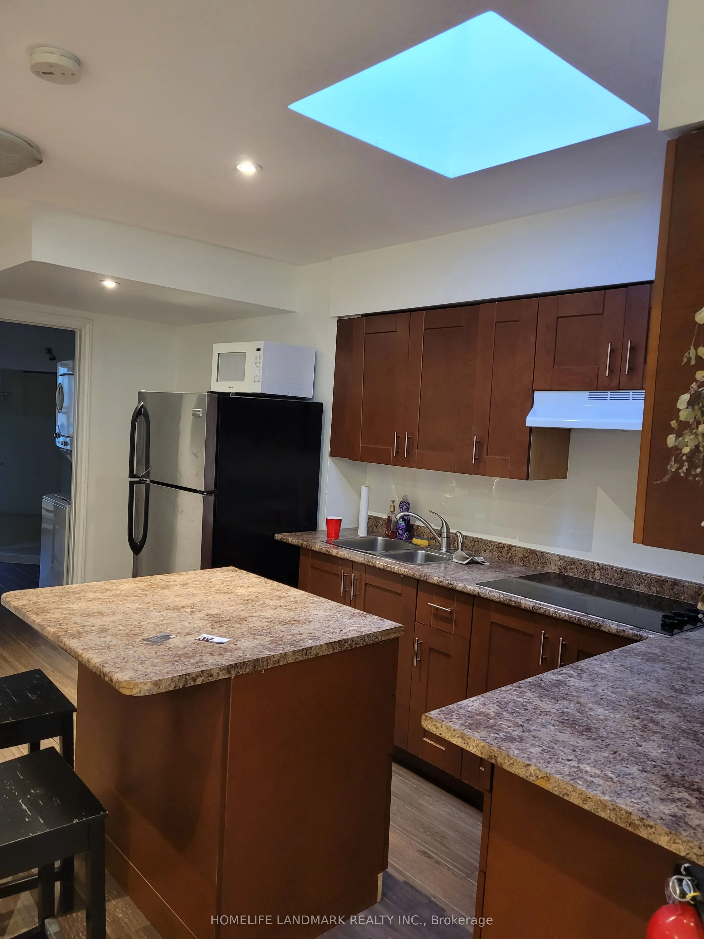 20 Roncesvalles Avenue, #2