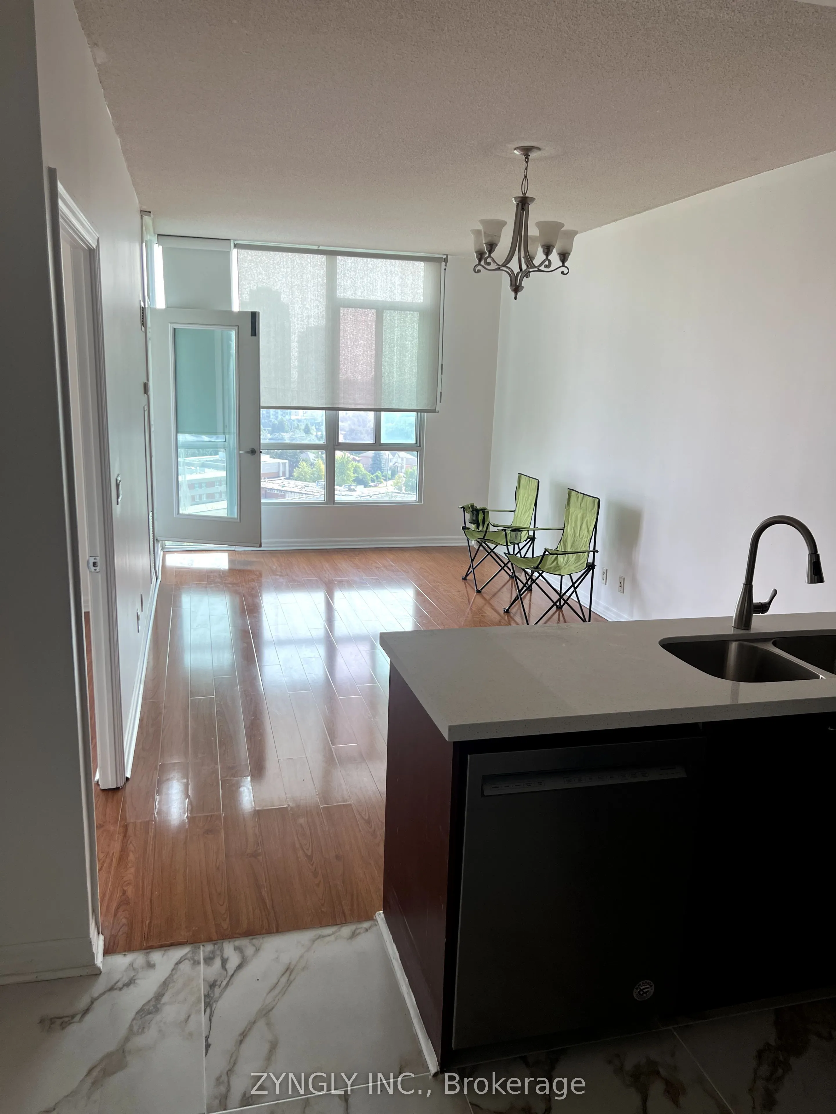 220 Burnhamthorpe Road W, #1203