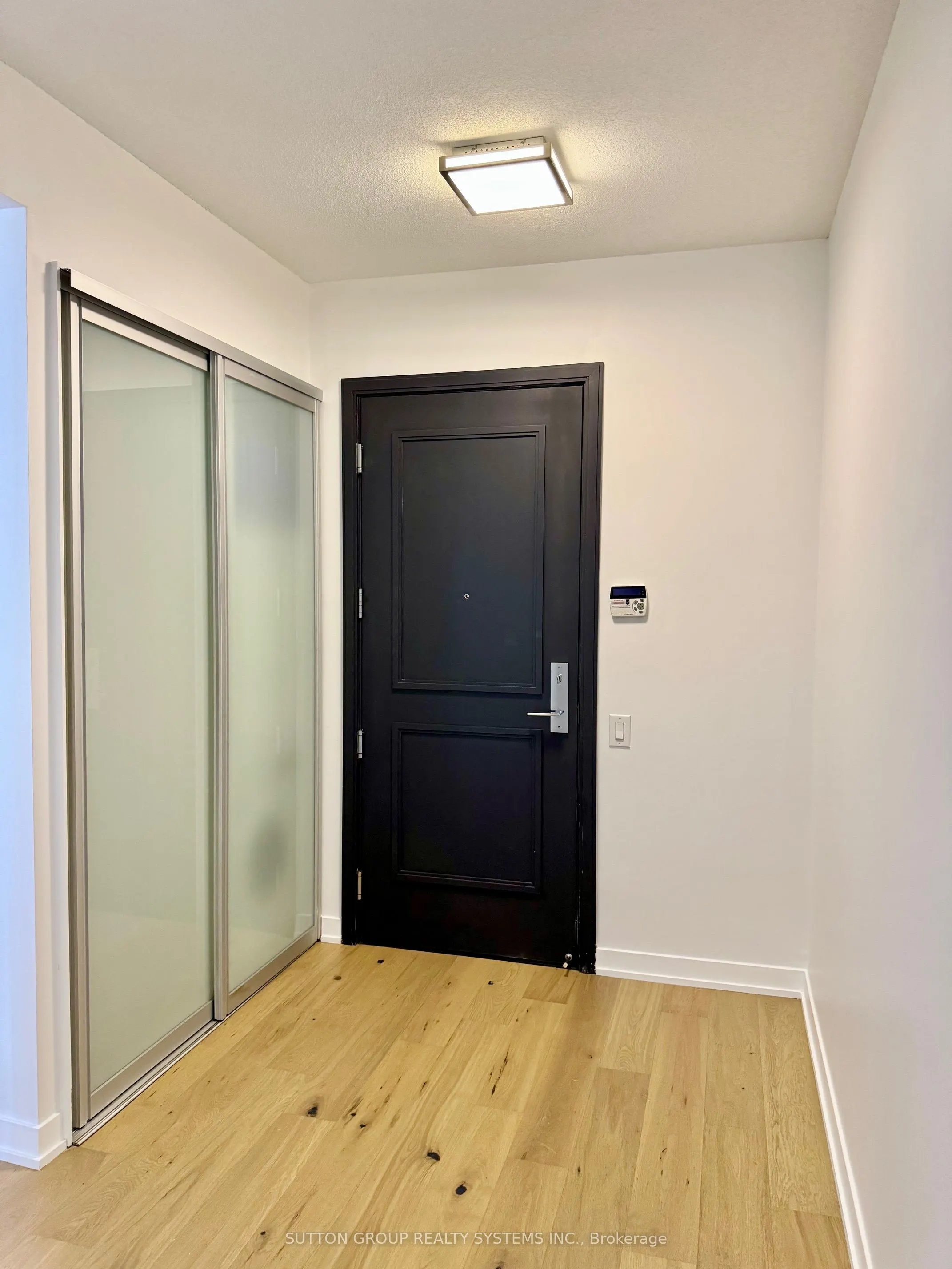88 Park Lawn Road, #1807