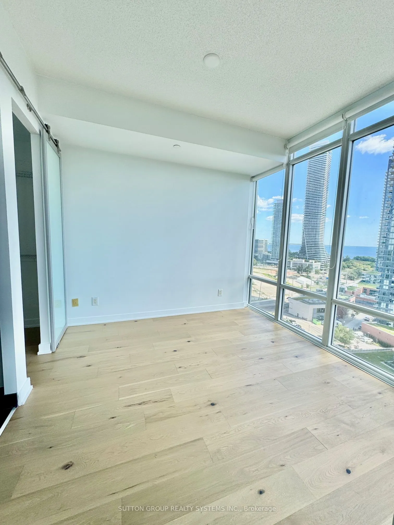 88 Park Lawn Road, #1807