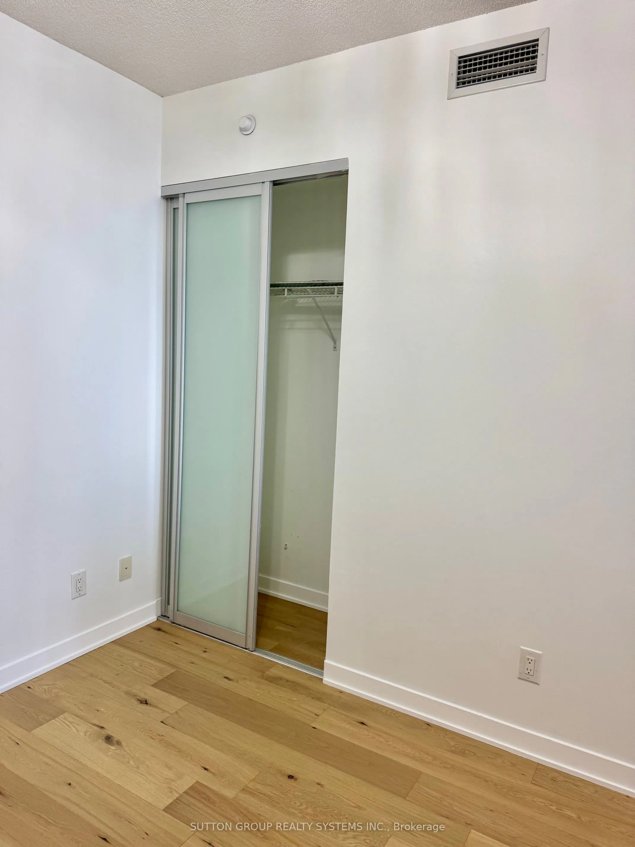88 Park Lawn Road, #1807