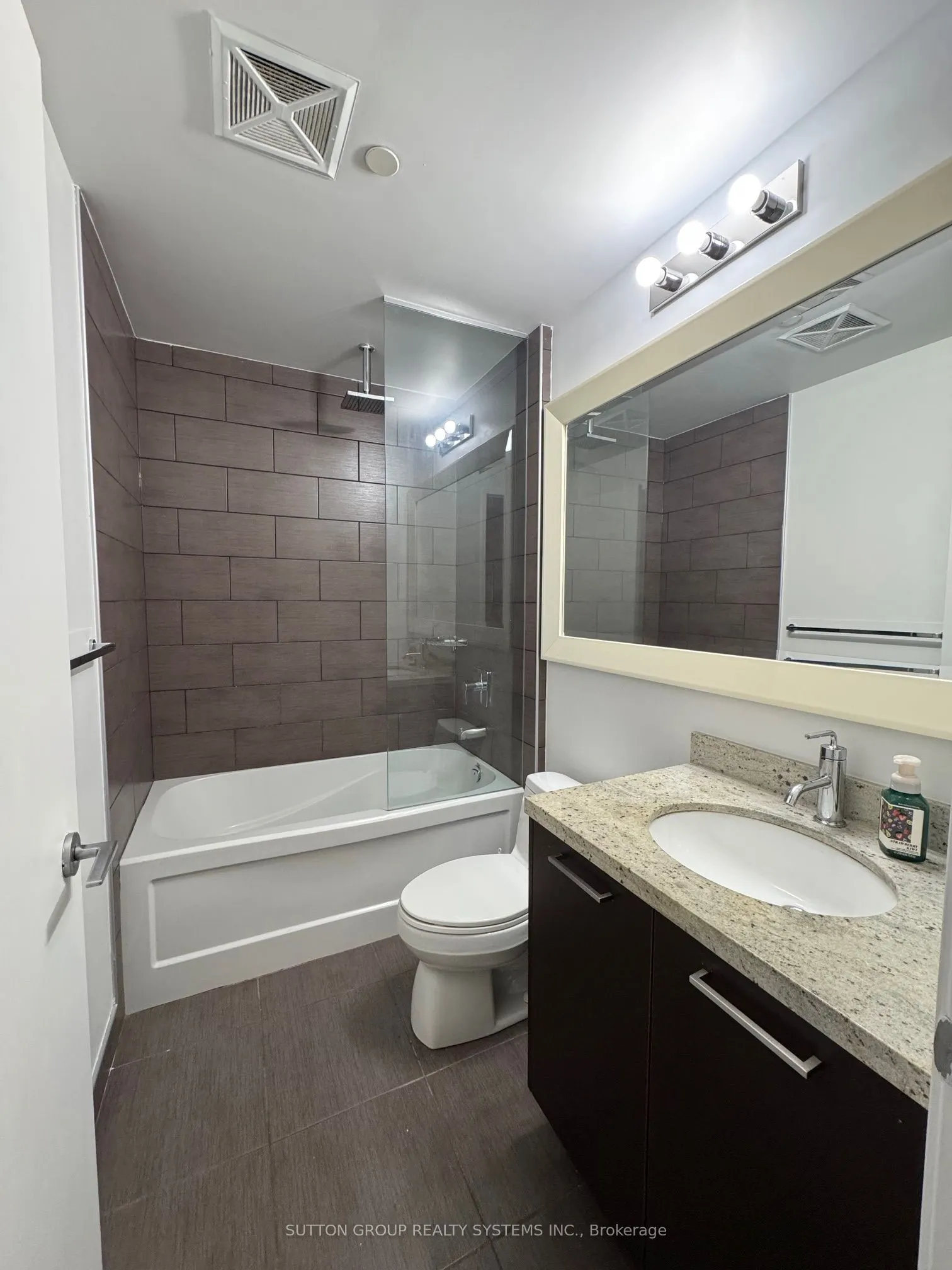 88 Park Lawn Road, #1807