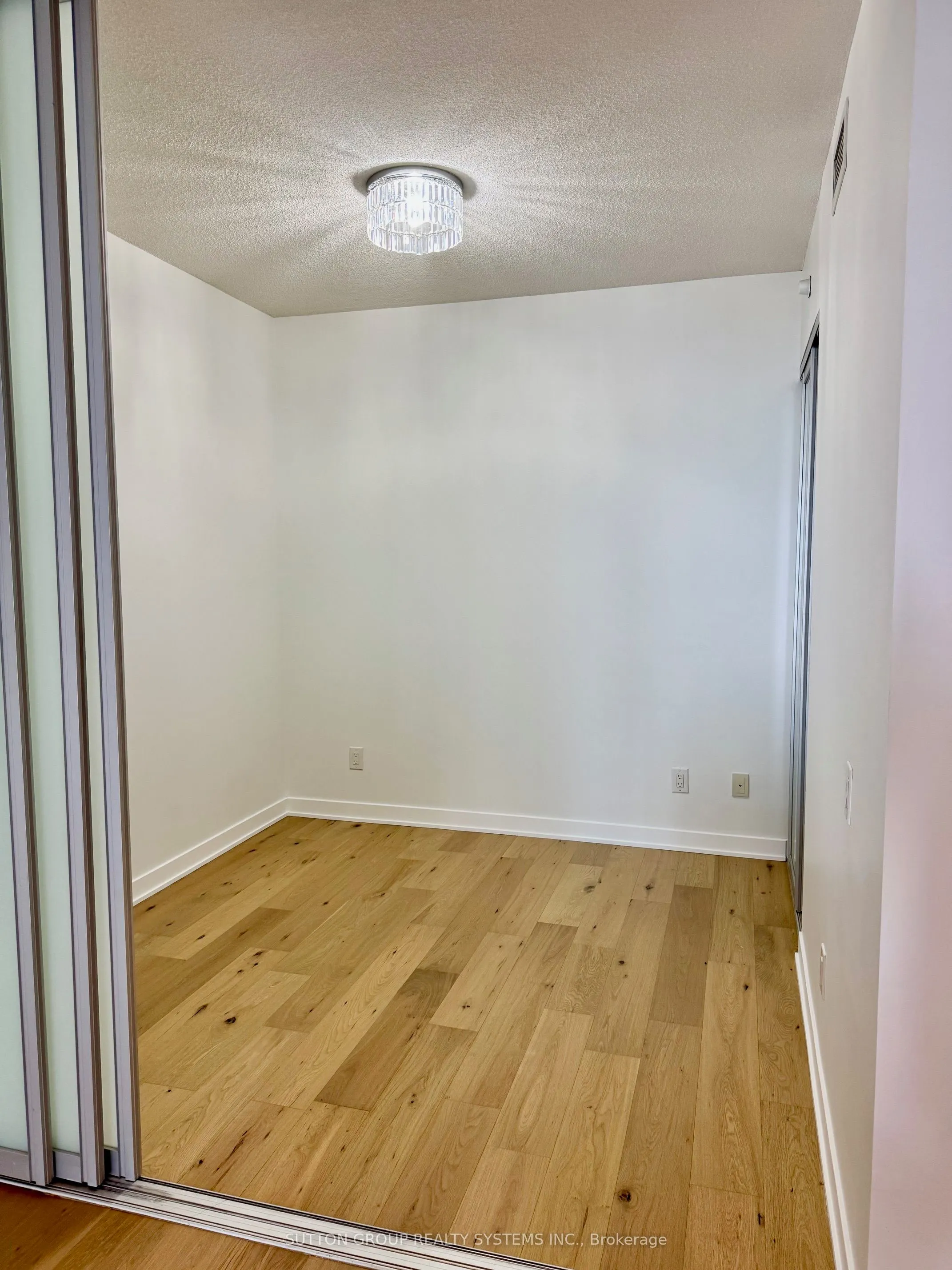 88 Park Lawn Road, #1807
