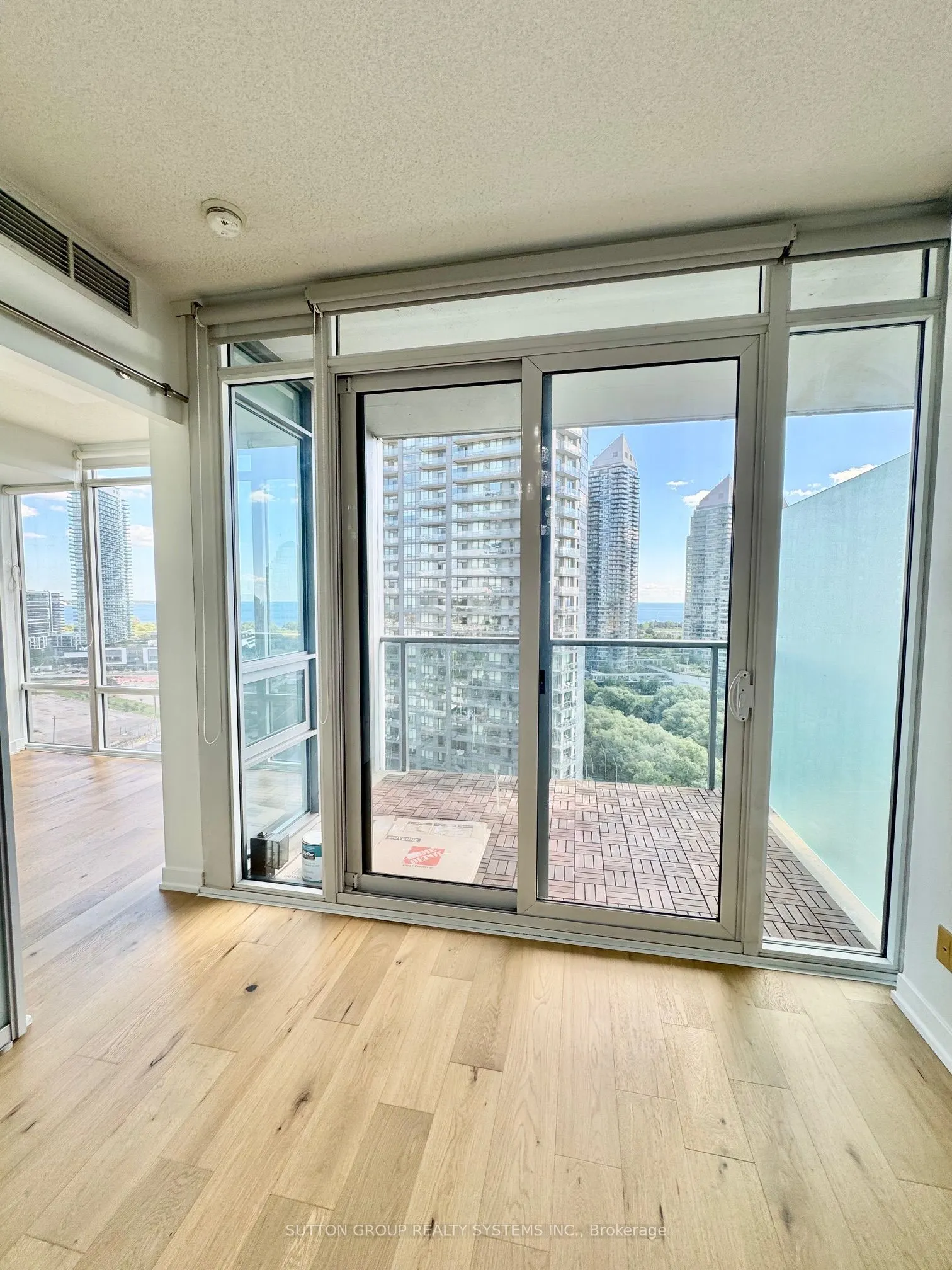 88 Park Lawn Road, #1807