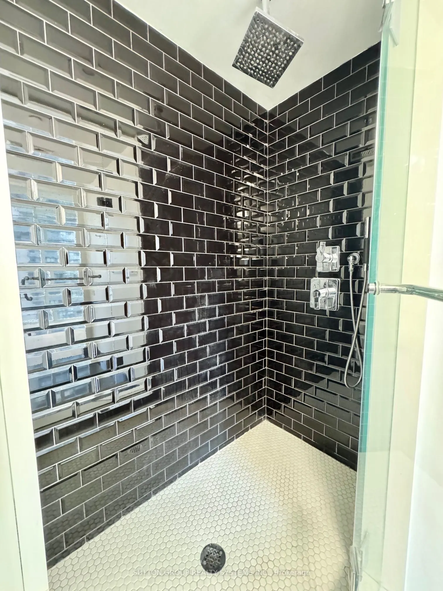 88 Park Lawn Road, #1807