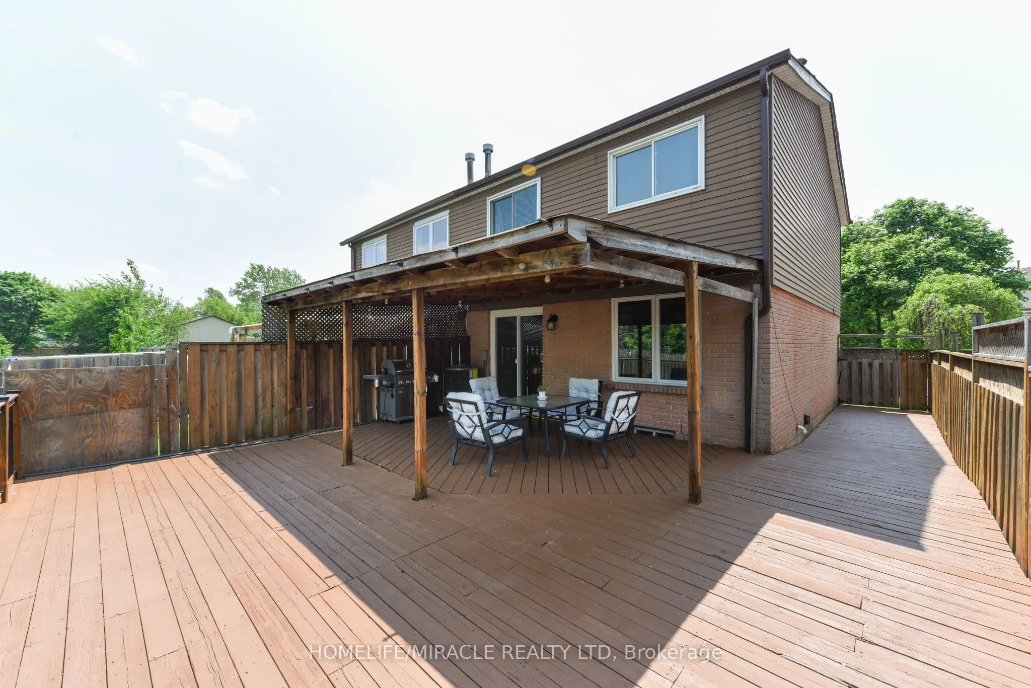 282 Royal Salisbury Way