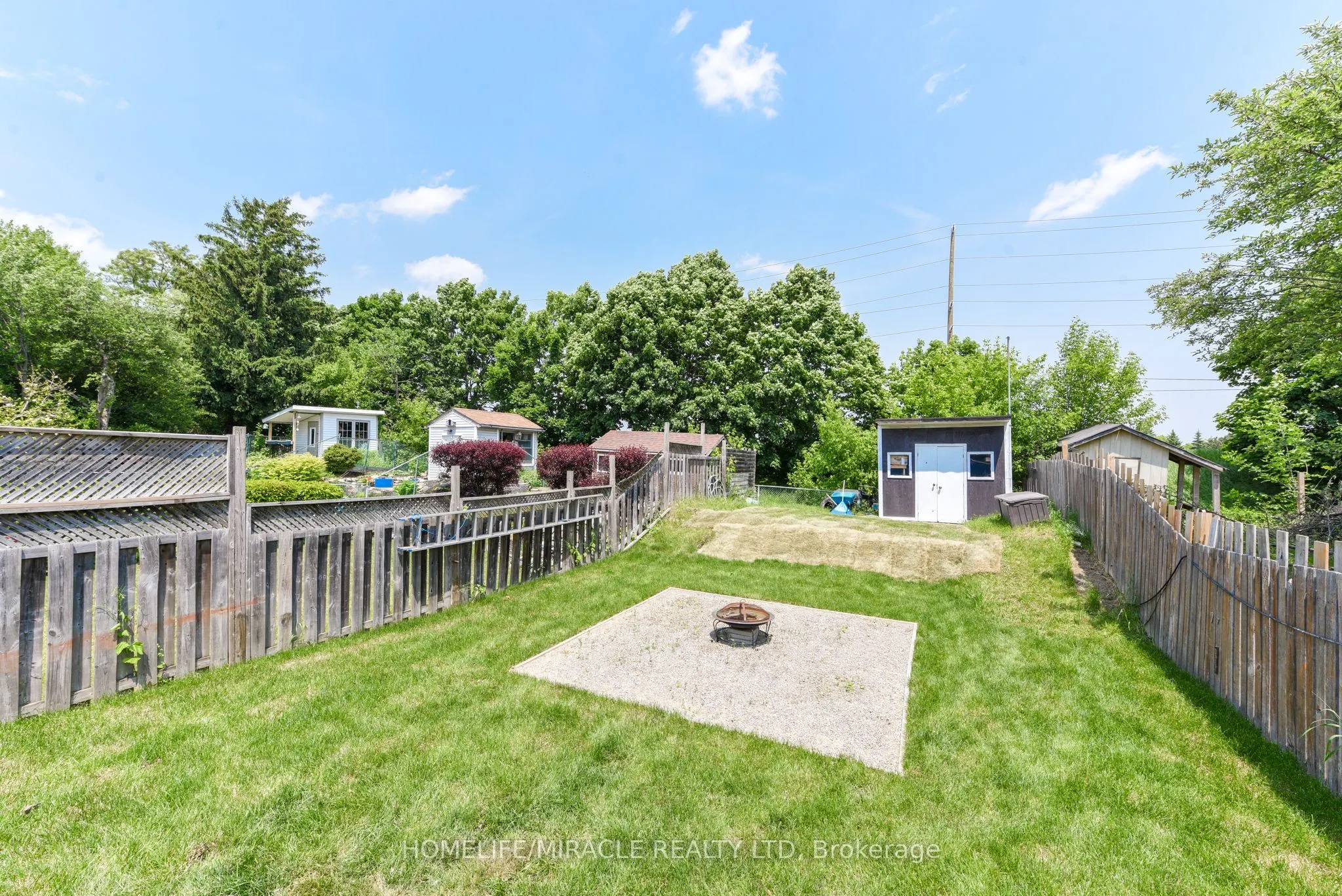 282 Royal Salisbury Way