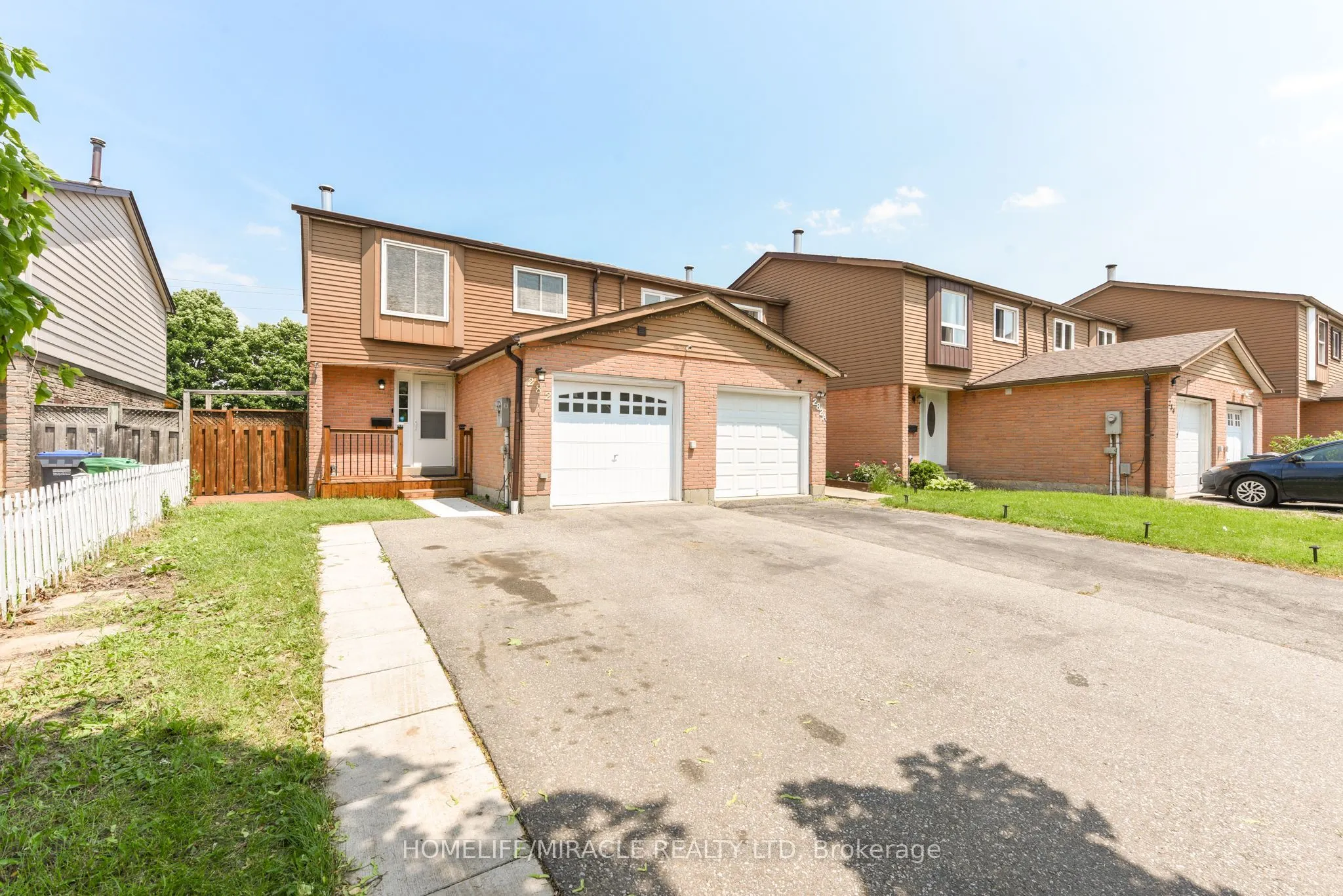 282 Royal Salisbury Way