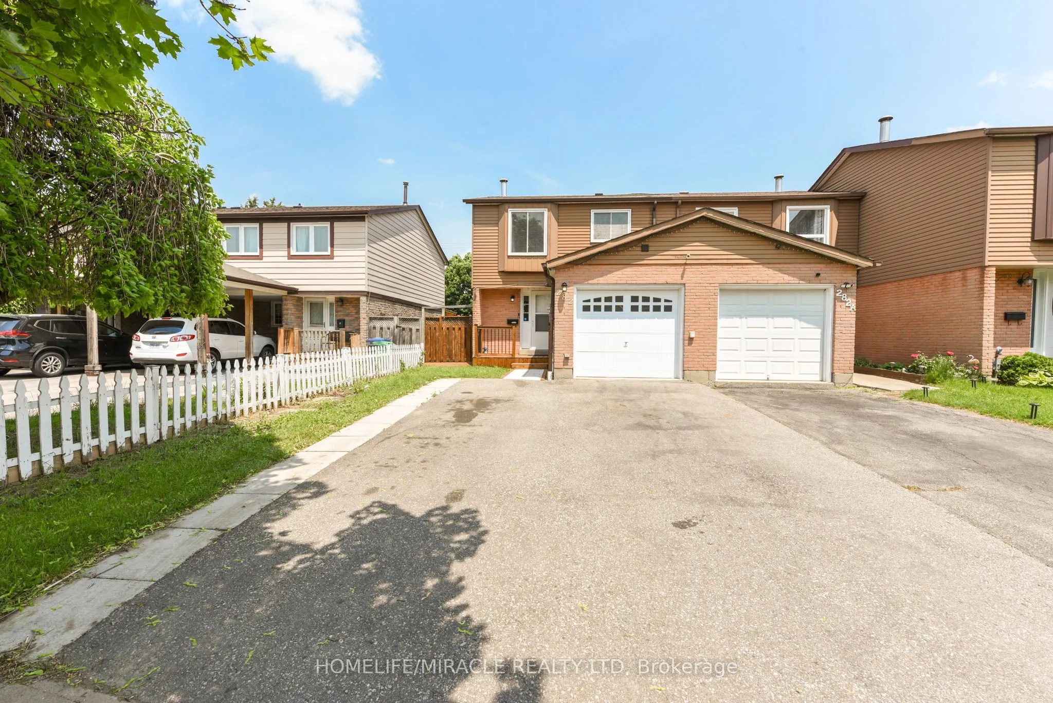 282 Royal Salisbury Way