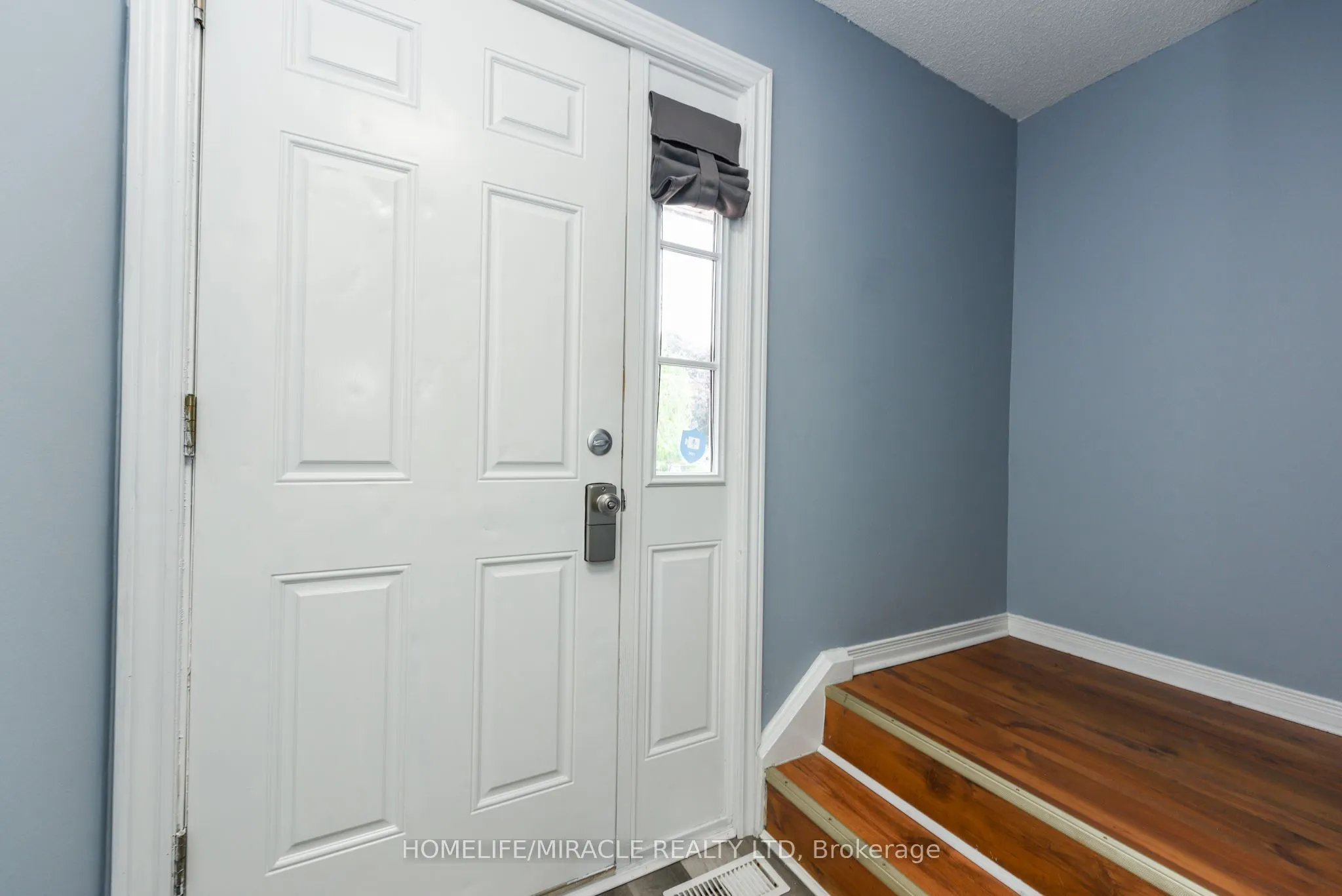 282 Royal Salisbury Way