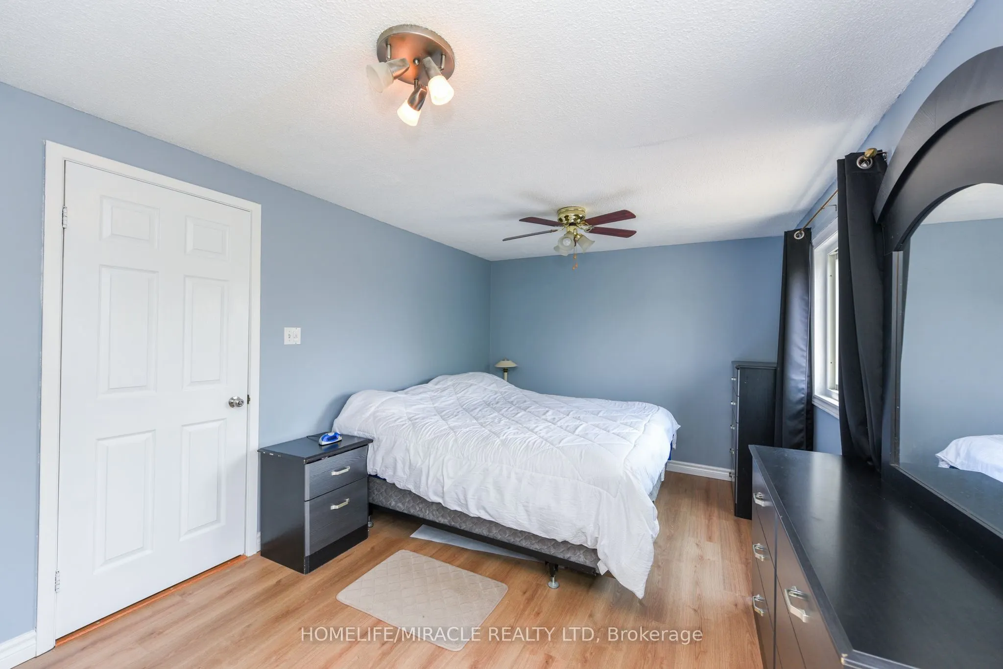 282 Royal Salisbury Way