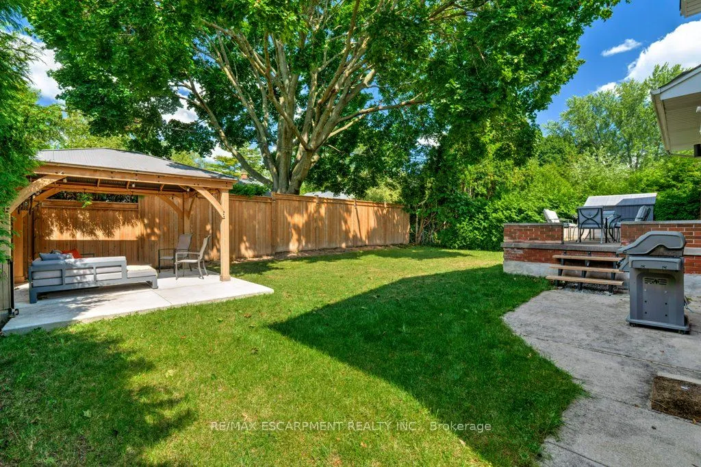 364 East Side Crescent