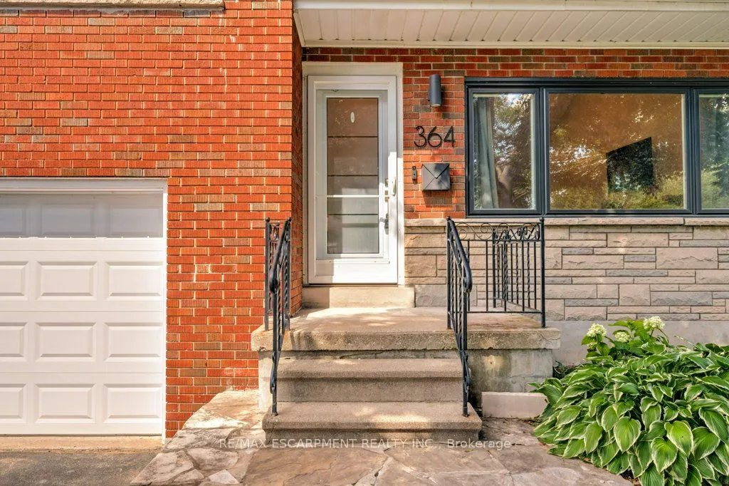 364 East Side Crescent