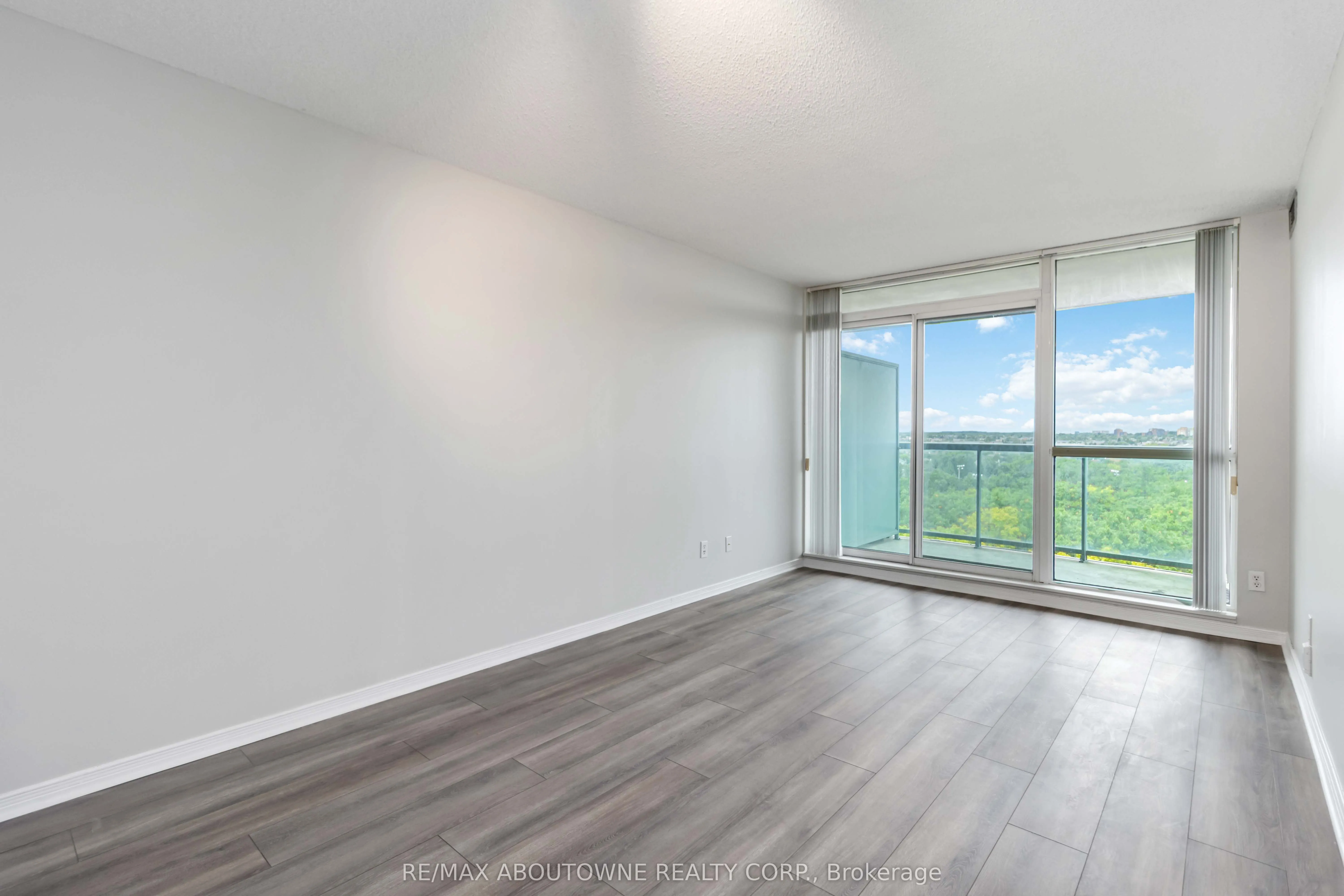 2565 Erin Centre Boulevard, #1213