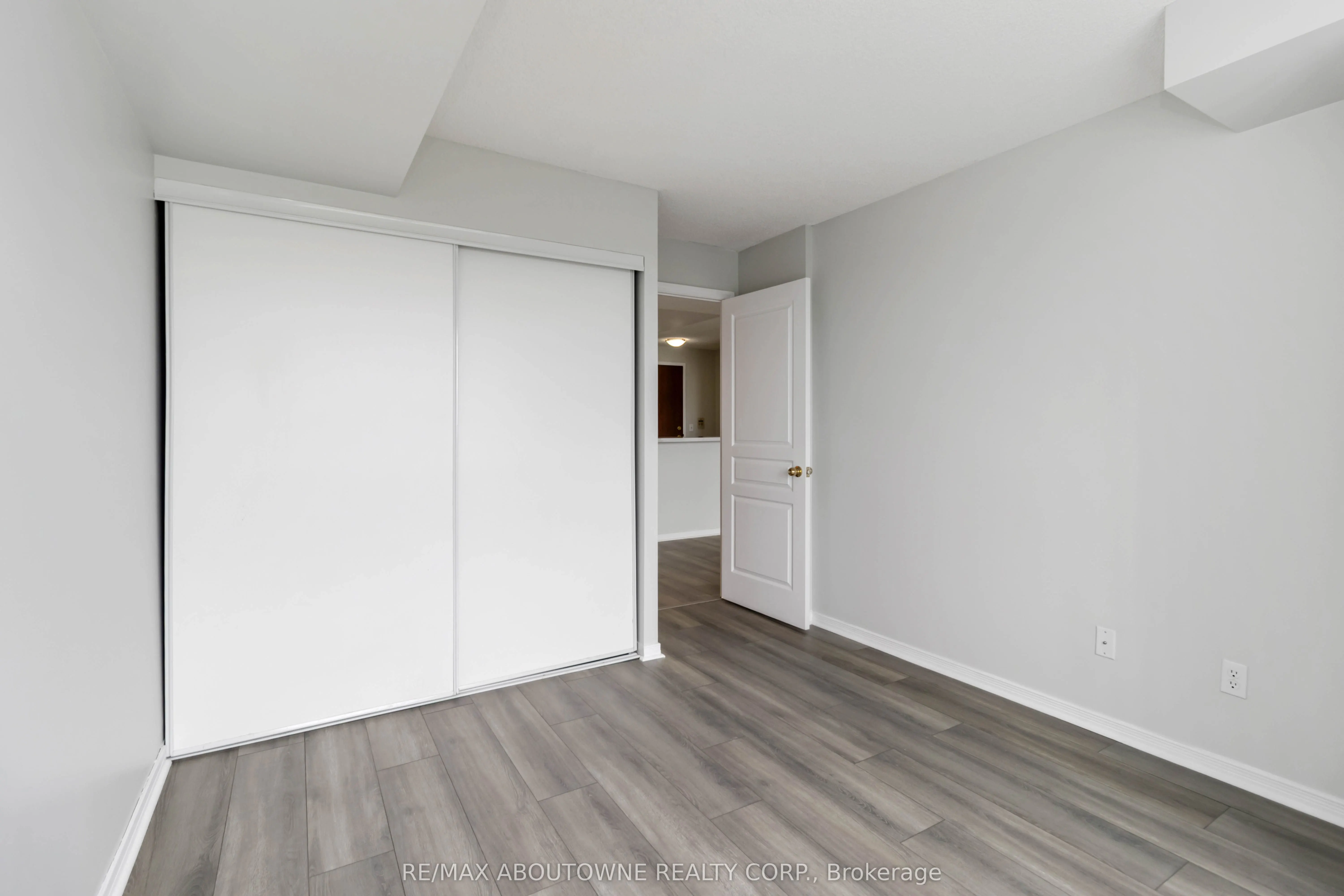 2565 Erin Centre Boulevard, #1213