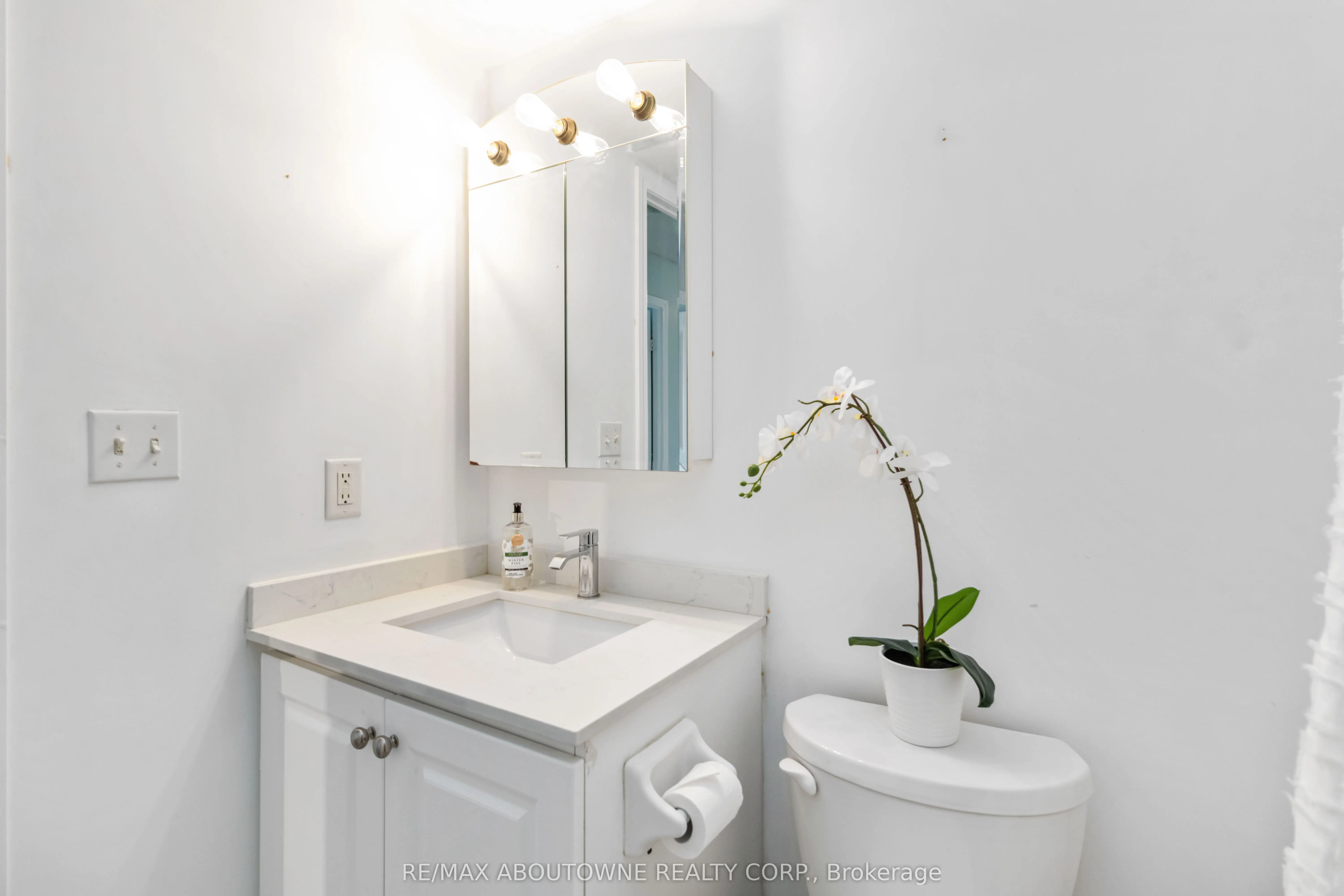 2565 Erin Centre Boulevard, #1213