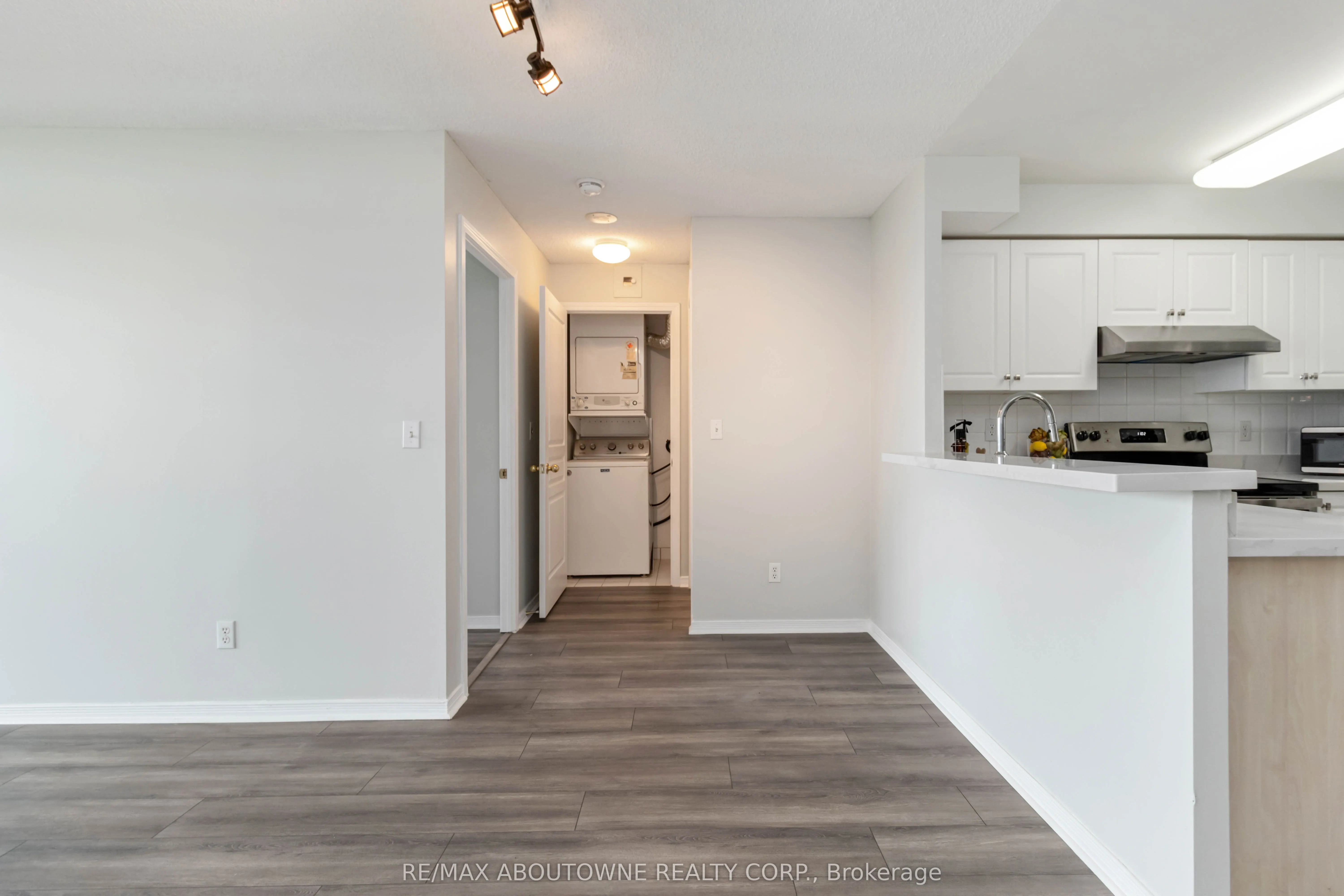 2565 Erin Centre Boulevard, #1213