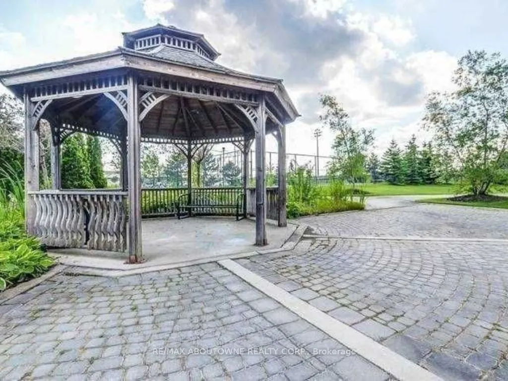 2565 Erin Centre Boulevard, #1213