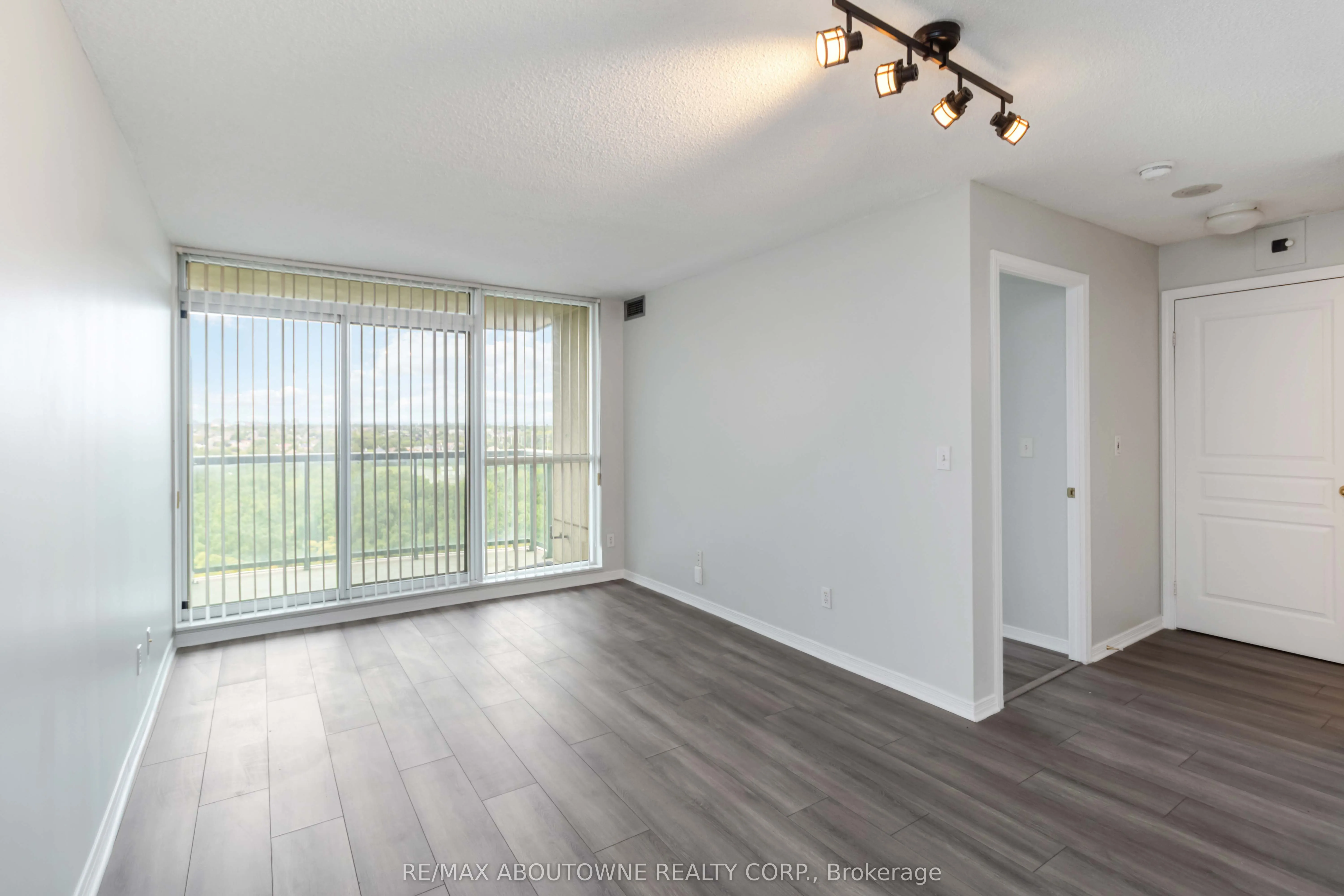 2565 Erin Centre Boulevard, #1213