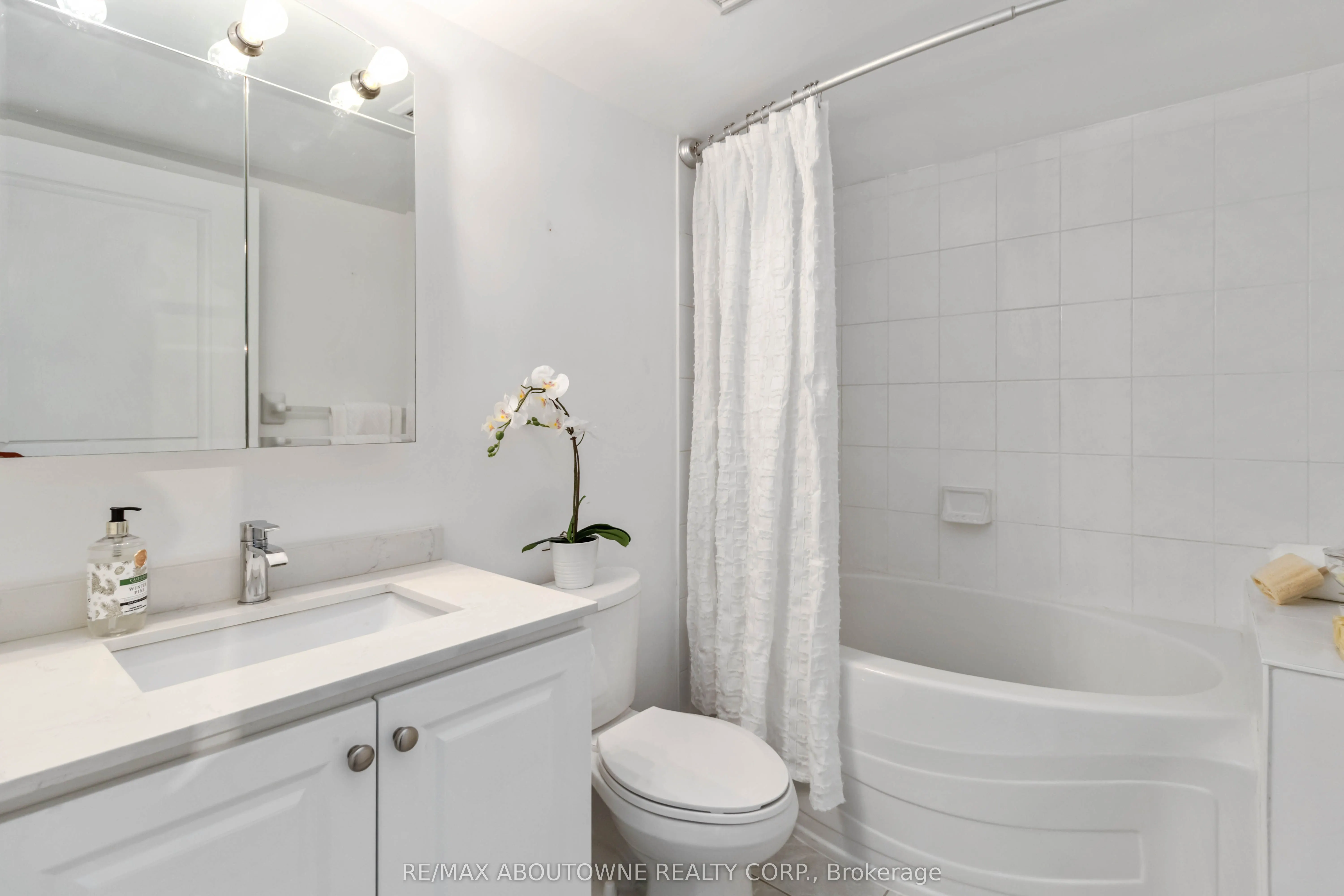 2565 Erin Centre Boulevard, #1213