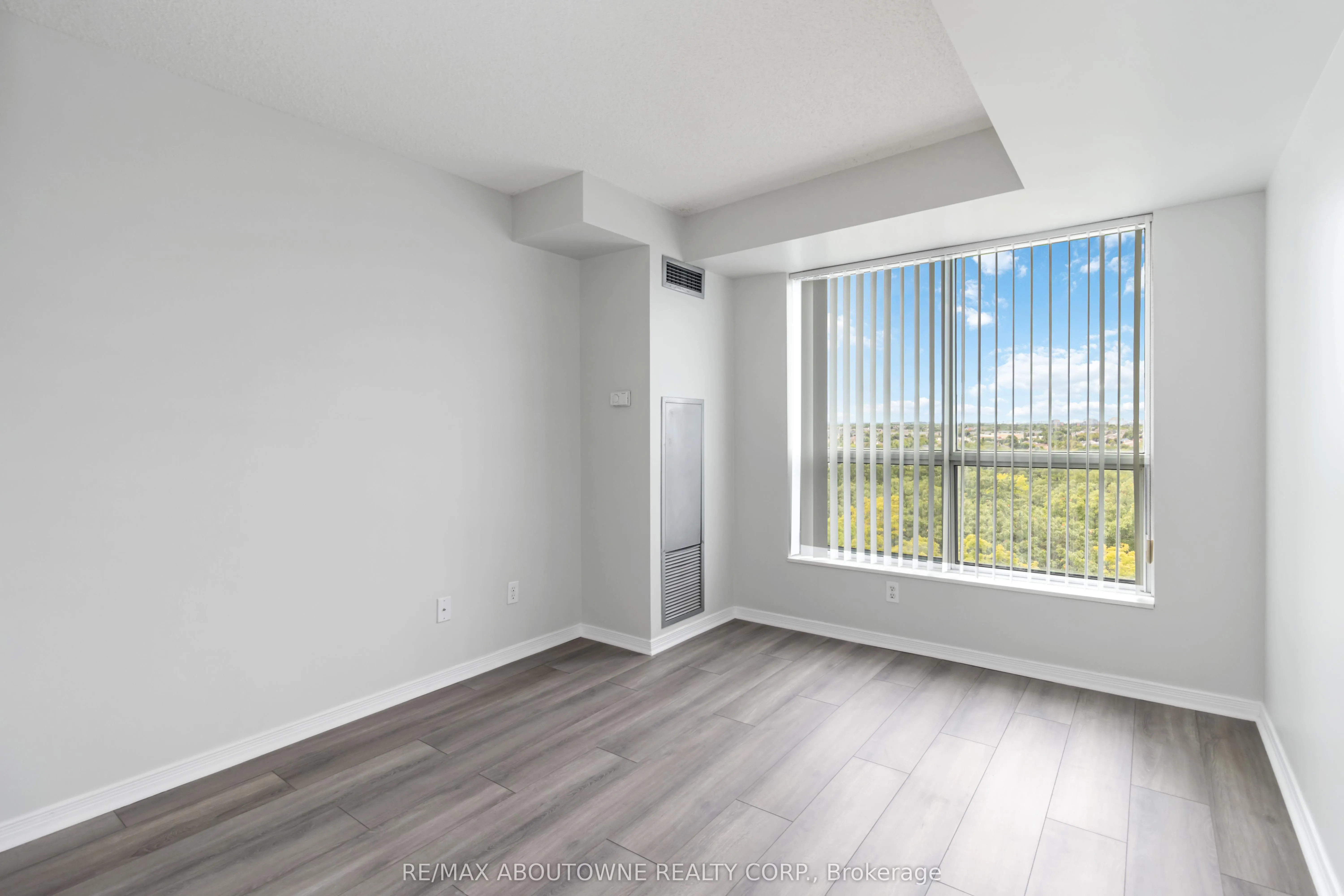 2565 Erin Centre Boulevard, #1213