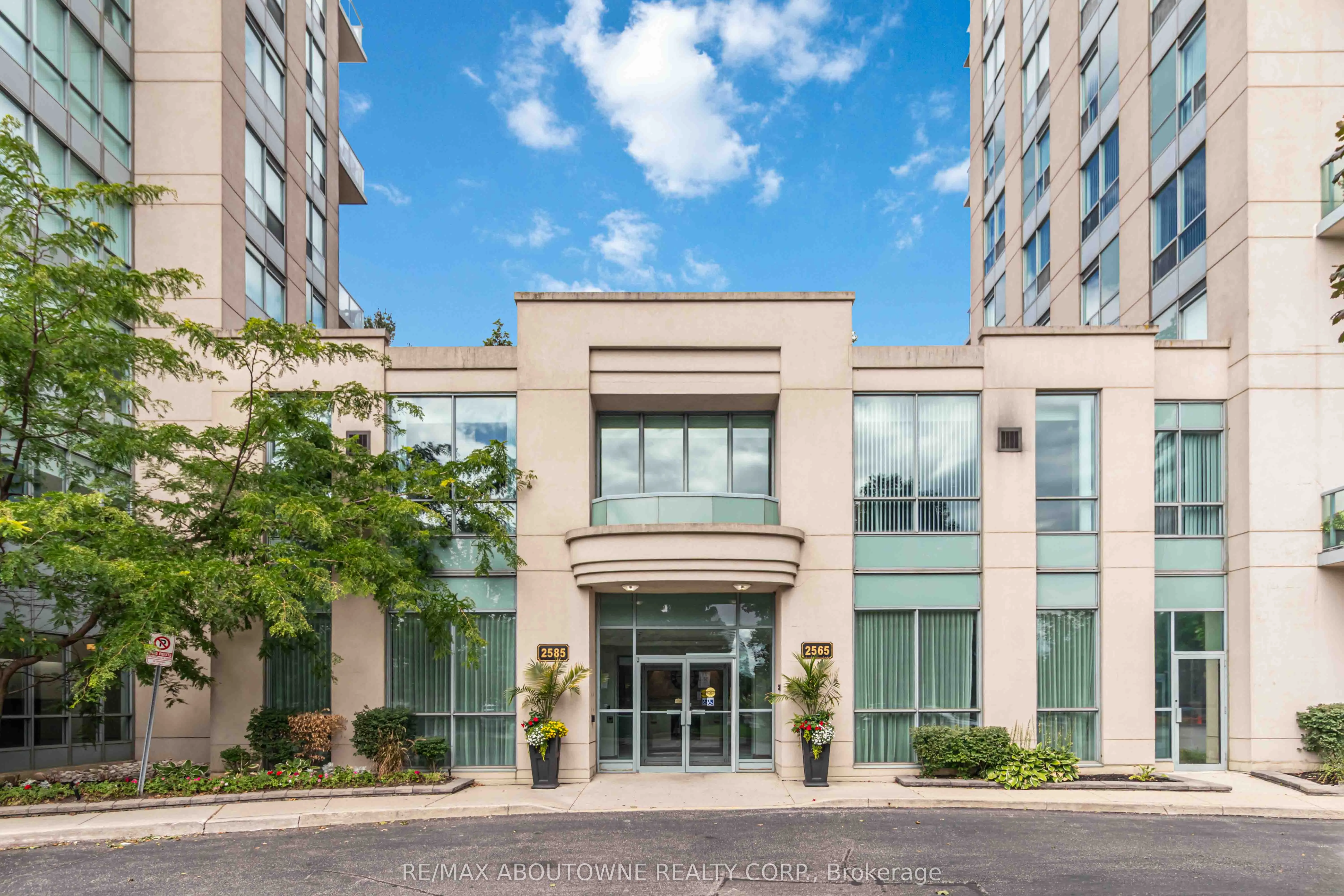 2565 Erin Centre Boulevard, #1213