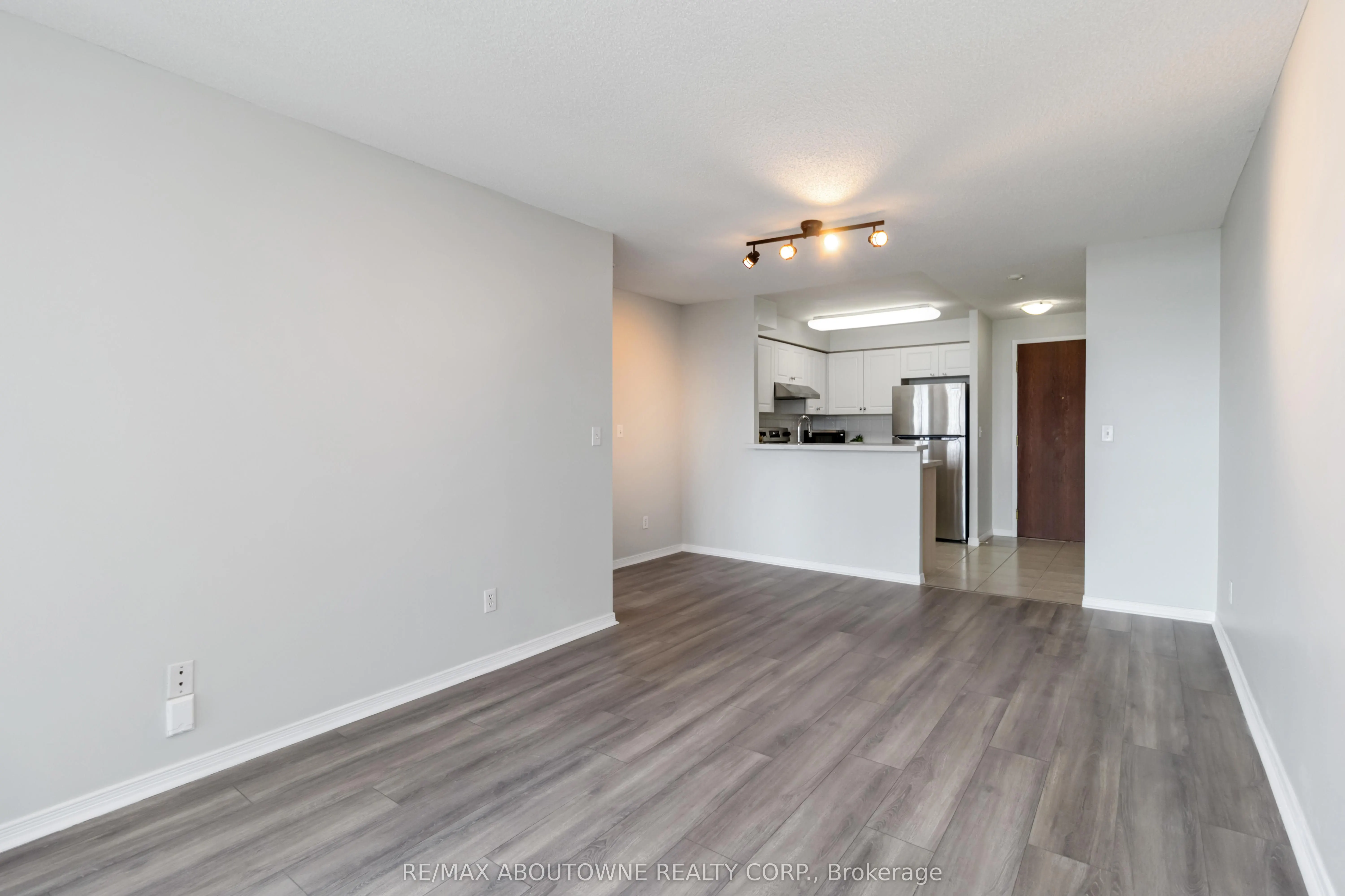 2565 Erin Centre Boulevard, #1213