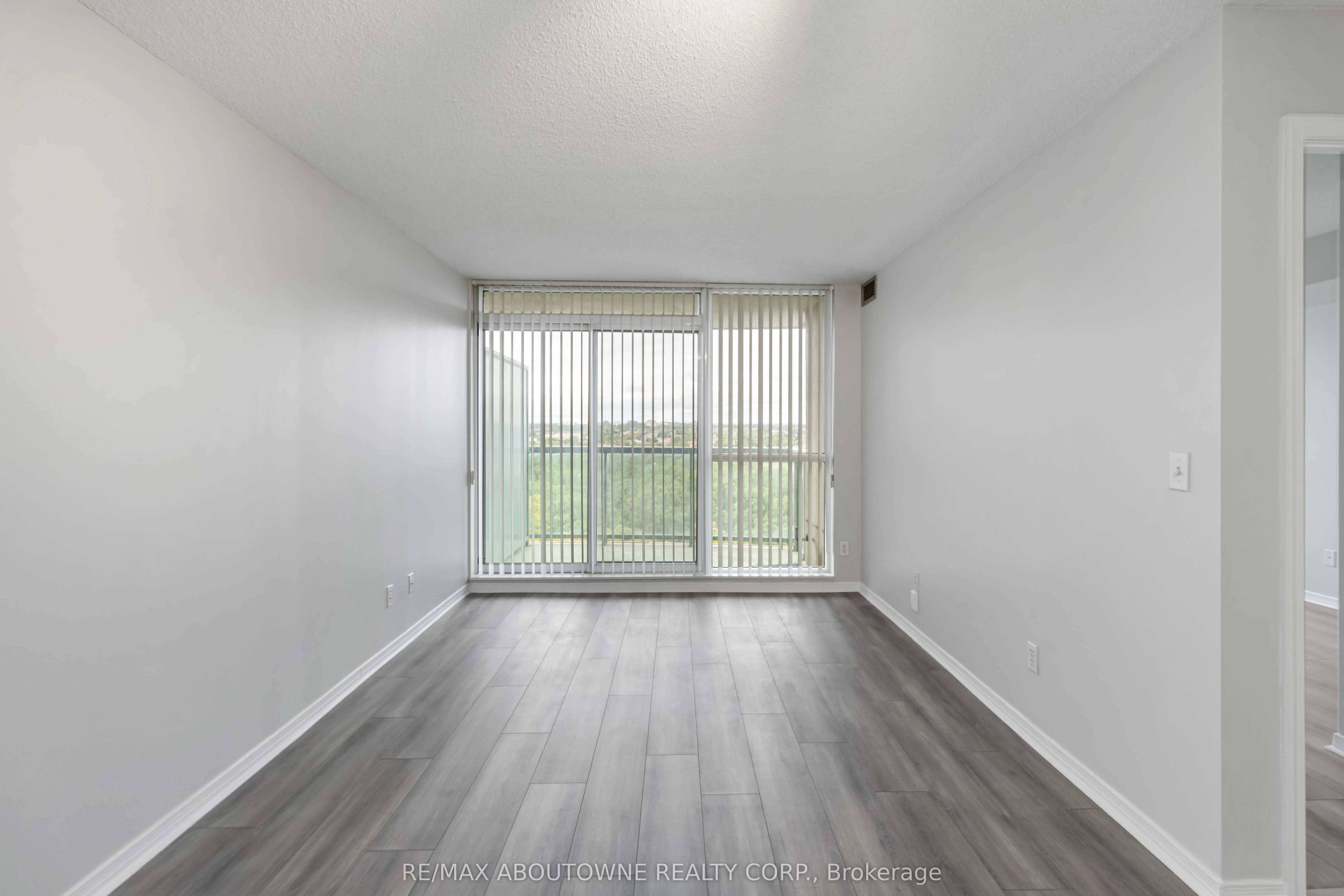 2565 Erin Centre Boulevard, #1213