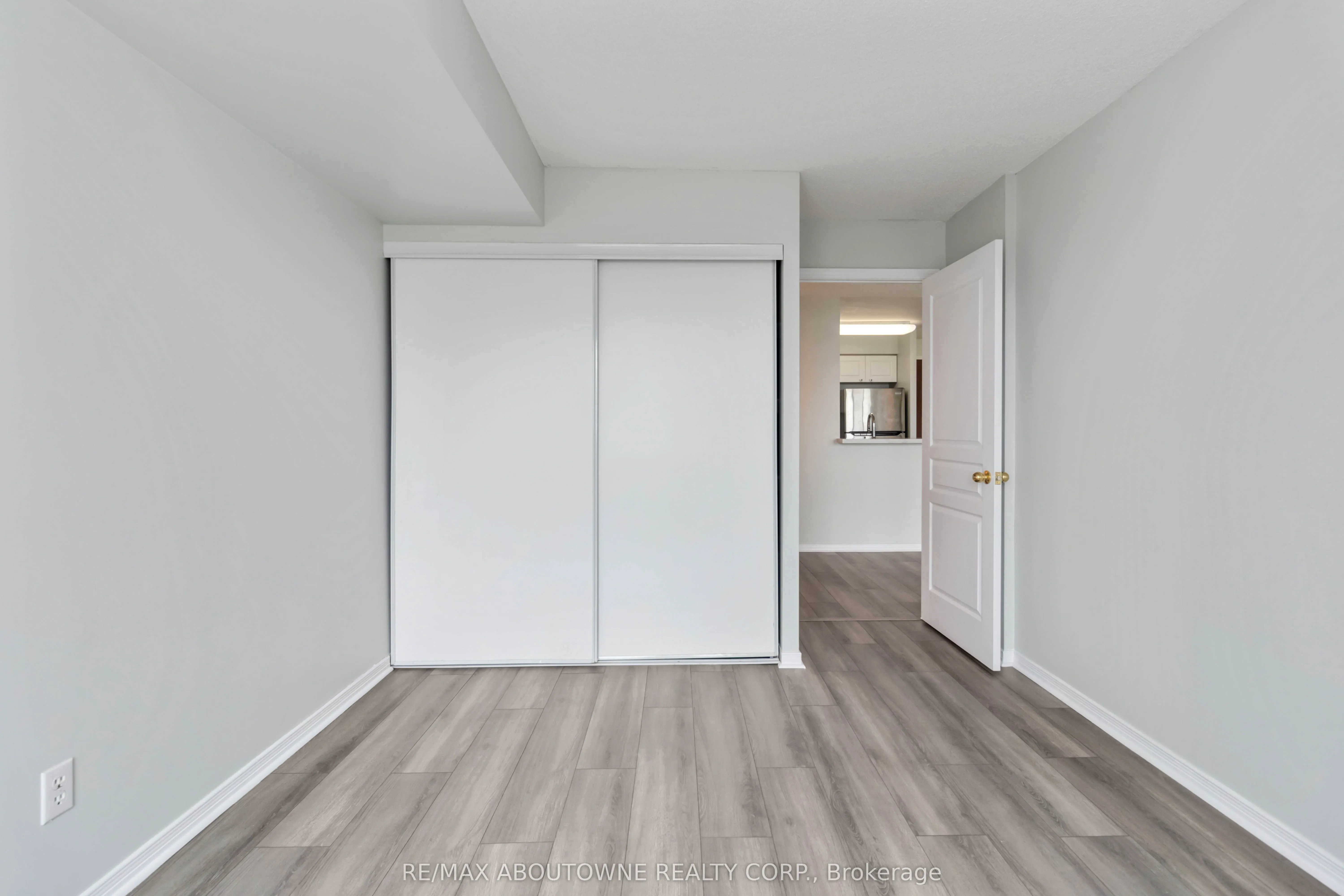 2565 Erin Centre Boulevard, #1213