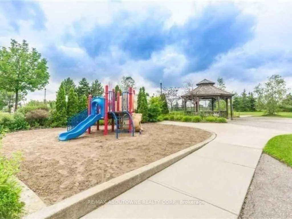 2565 Erin Centre Boulevard, #1213