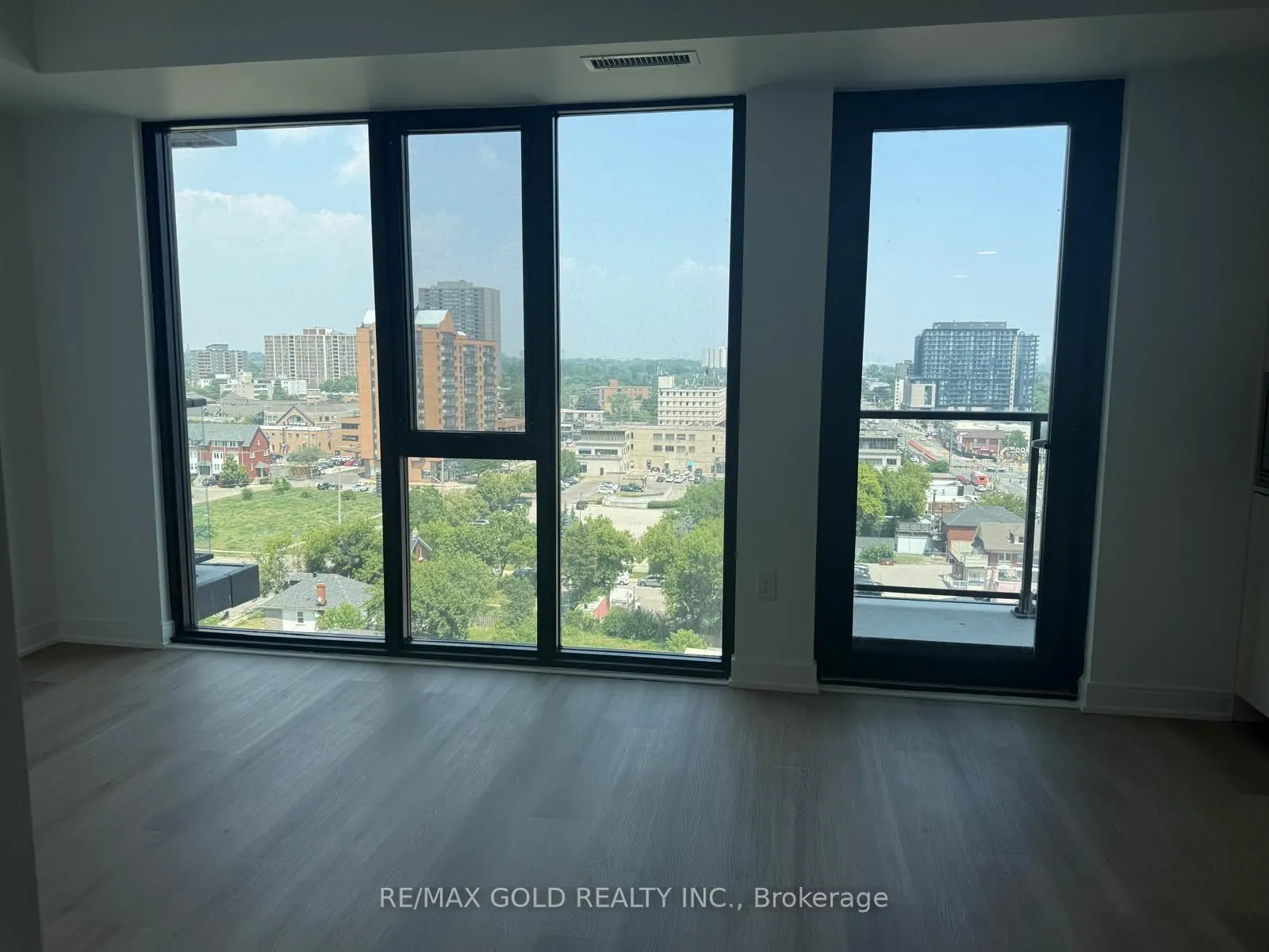 89 Dundas Street W, #1001
