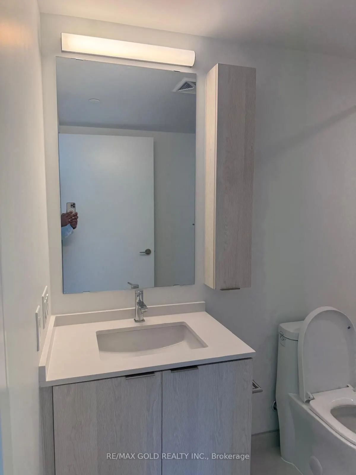 89 Dundas Street W, #1001