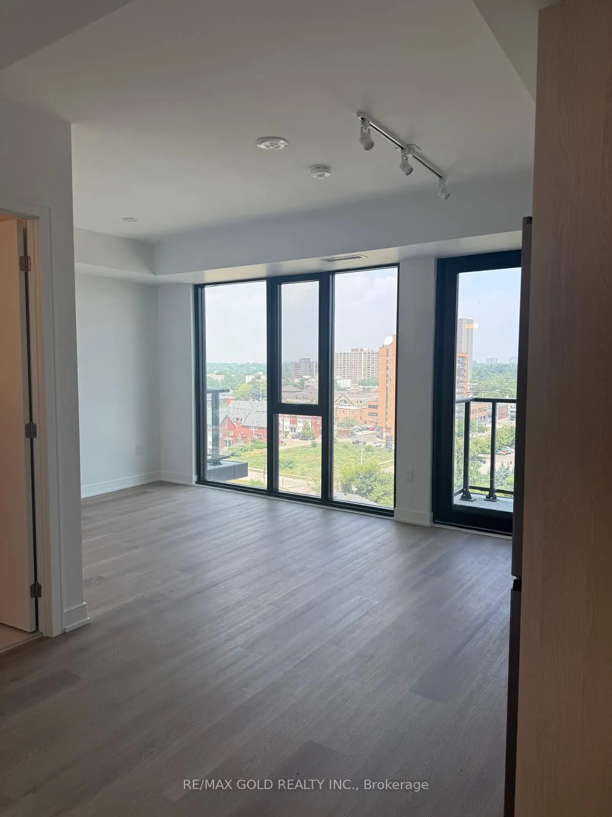 89 Dundas Street W, #1001