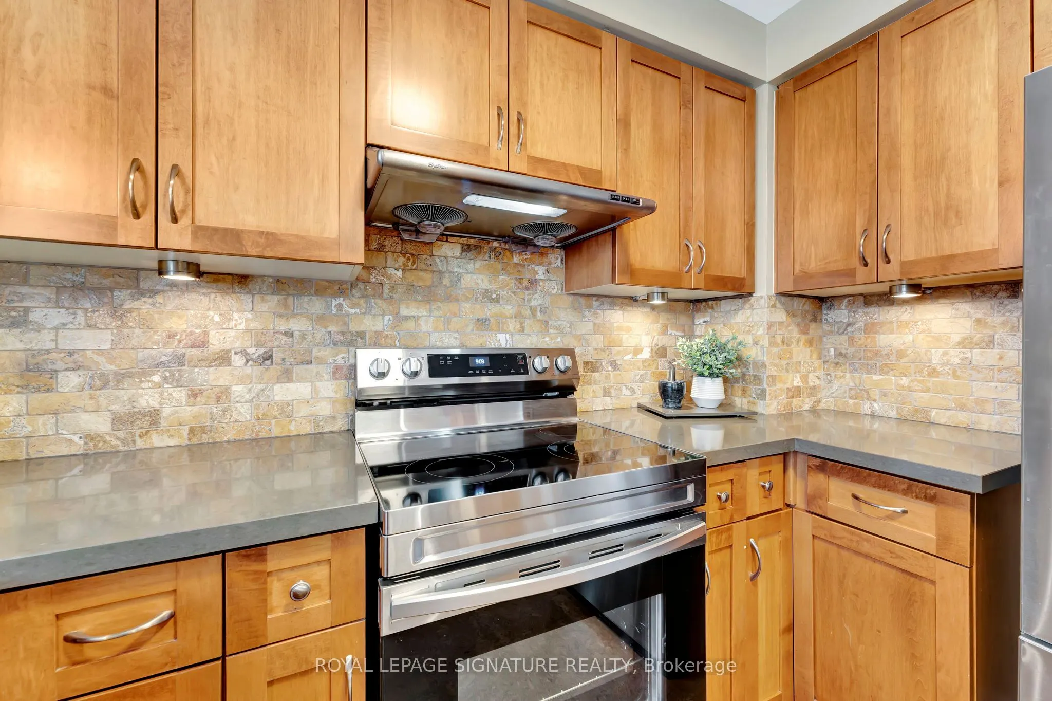 780 Woodward Avenue