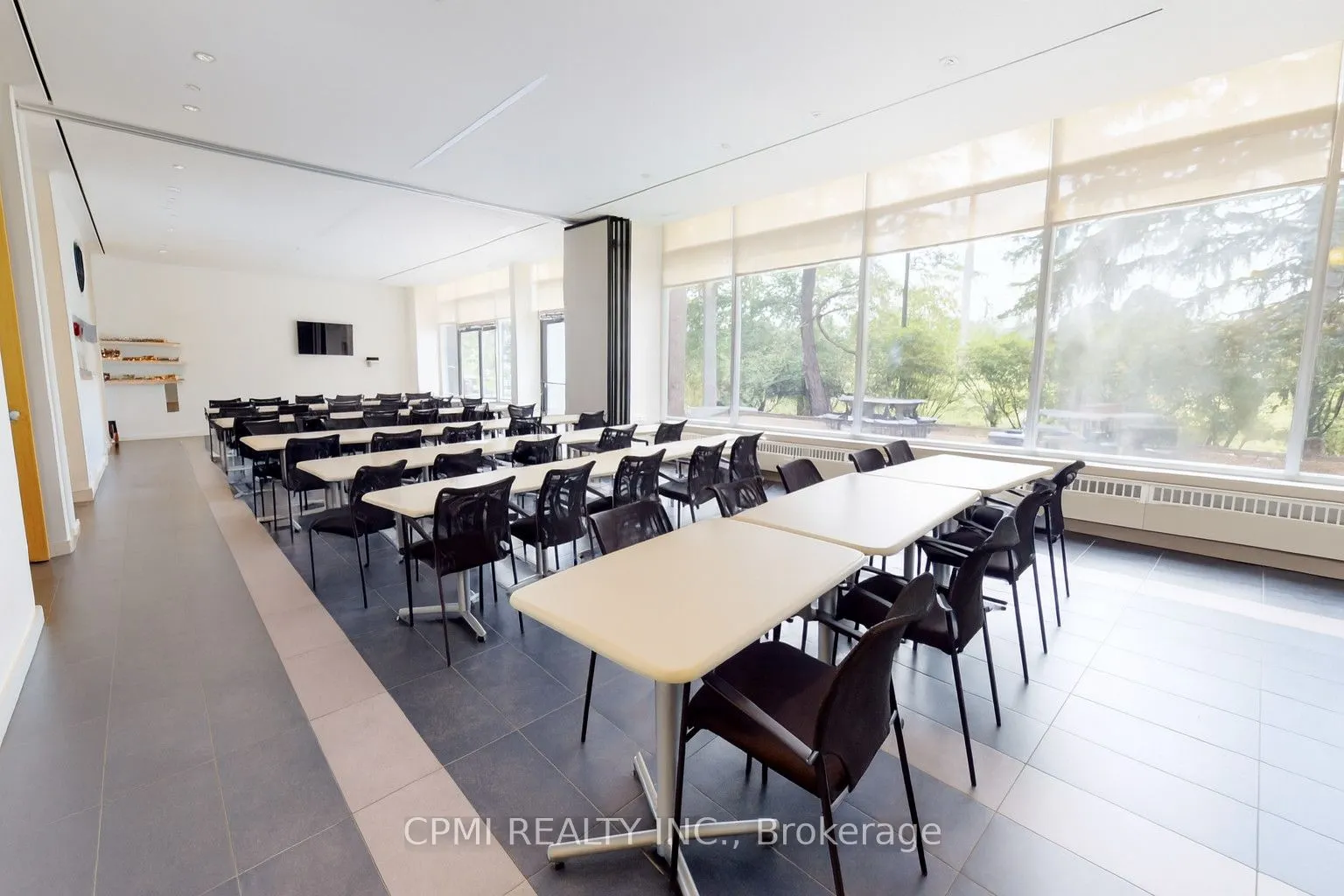 2630 Skymark Avenue, #101