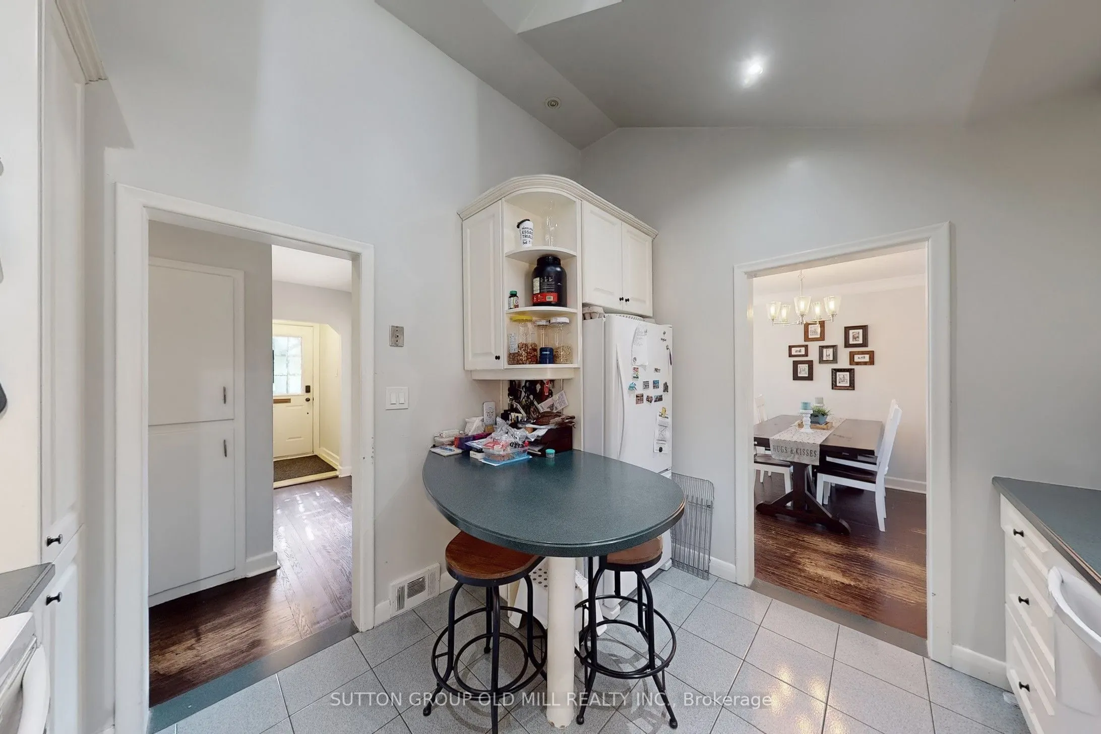 1 Ravenscrest Drive