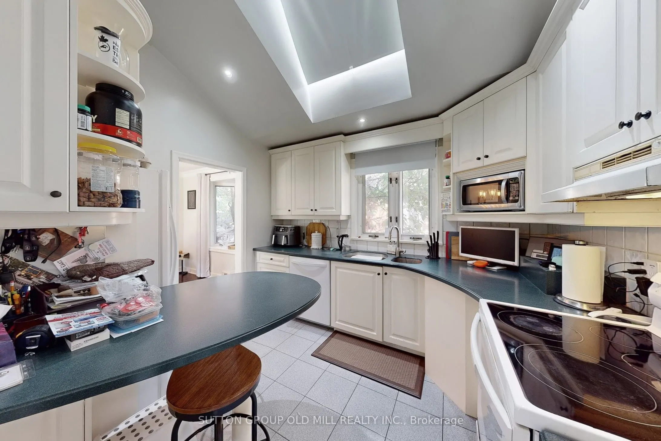 1 Ravenscrest Drive