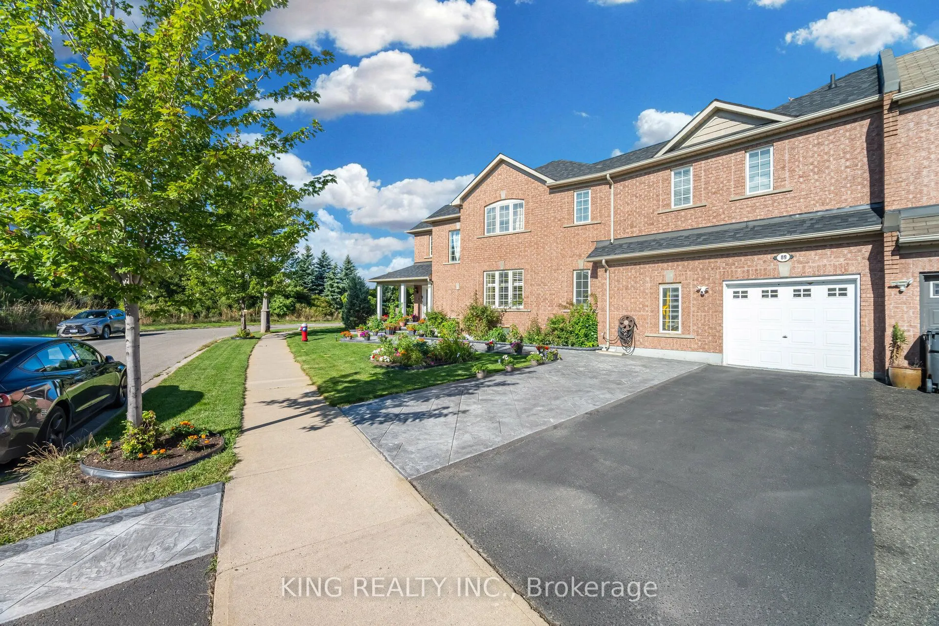 89 Crystal Glen Crescent